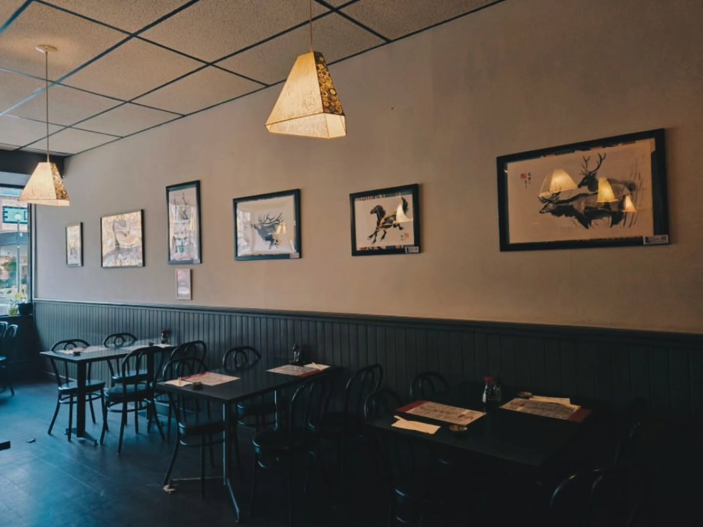 We're so excited to display @artwithzen ๐๐๐ซ๐๐ฃ๐ ๐๐๐๐ฃ๐ฉ๐๐ฃ๐๐จ ๐๐๐ง๐๐๐จ! Take a browse the next time you're in for a bite to eat ๐ฒ๐ต
๐ธ๐ธ๐ธ
Zen Wang is an artist working in both traditional medium and cutting edge technology. He was trained as a Chinese brush painter but has expanded to oil, ink, watercolour, sculpturing and digital art. His sculptures have been chosen by the world famous Castlegar Sculpture Walk for three years in a row. As a long time member of the Director's Guild of Canada, his work can be seen in many popular TV shows and Films.ย ย Zen currently hosts a radio show on Kootenay Coop Radio, volunteers at the local firehall and teaches Calligraphy and Digital Art at Selkirk College in Nelson BC.
๐ธ๐ธ๐ธ
#zenartstudio #traditionalchinesebrushpainting
#kcrestaurantnelson #chineseculture #localart