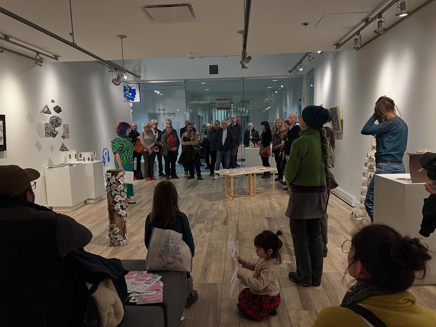 MINIPRESSE X MINIPRINT
Exposition / projet des membres @atelier_de_l_ile
Salle Alphonse-Desjardins, @ville_monttremblant
Jusqu’au jeudi 20 novembre
Pour l’horaire et plus d’informations:
https://vdmt.ca/evenements/exposition/exposition-minipresse-x-miniprint