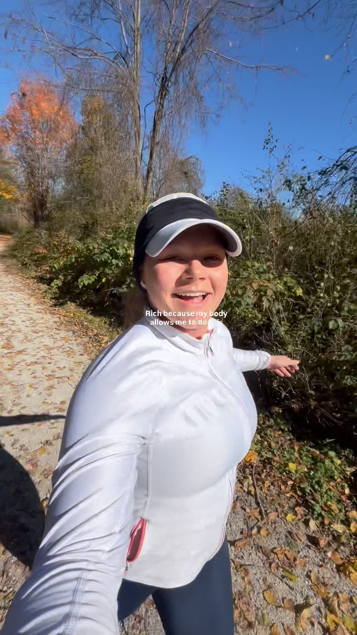 After badly spraining my ankle 4 times which required crutches and casts each time and more rehab than I’d like to think of AND now a chronic pain condition - this, will never get old for me.
It took me 2 years of strengthening my ankle to be able to get back to running without pain and swelling.
I couldn’t care less how I look or how slow I am, nothing makes me feel more alive than being able to run.
So yeah, I’m super grateful.
I’m saying this here incase you needed a reminder of how amazing your body is. Maybe running isn’t your thing - but find something that makes you feel grateful for what your body can DO - I promise it will help with those negative body image thoughts
#intuitiveeating #dietitiansofinstagram #dietitian #bodyimagehealing #bodyimage