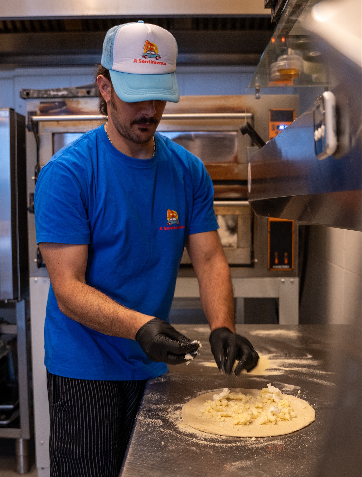 Precision, passion, and a pinch of sentimento — that’s how we make every pizza unforgettable. 🍕
#ASentimento #pizza #pizzeria #AuthenticTaste #MadeWithLove #ItalianStyle