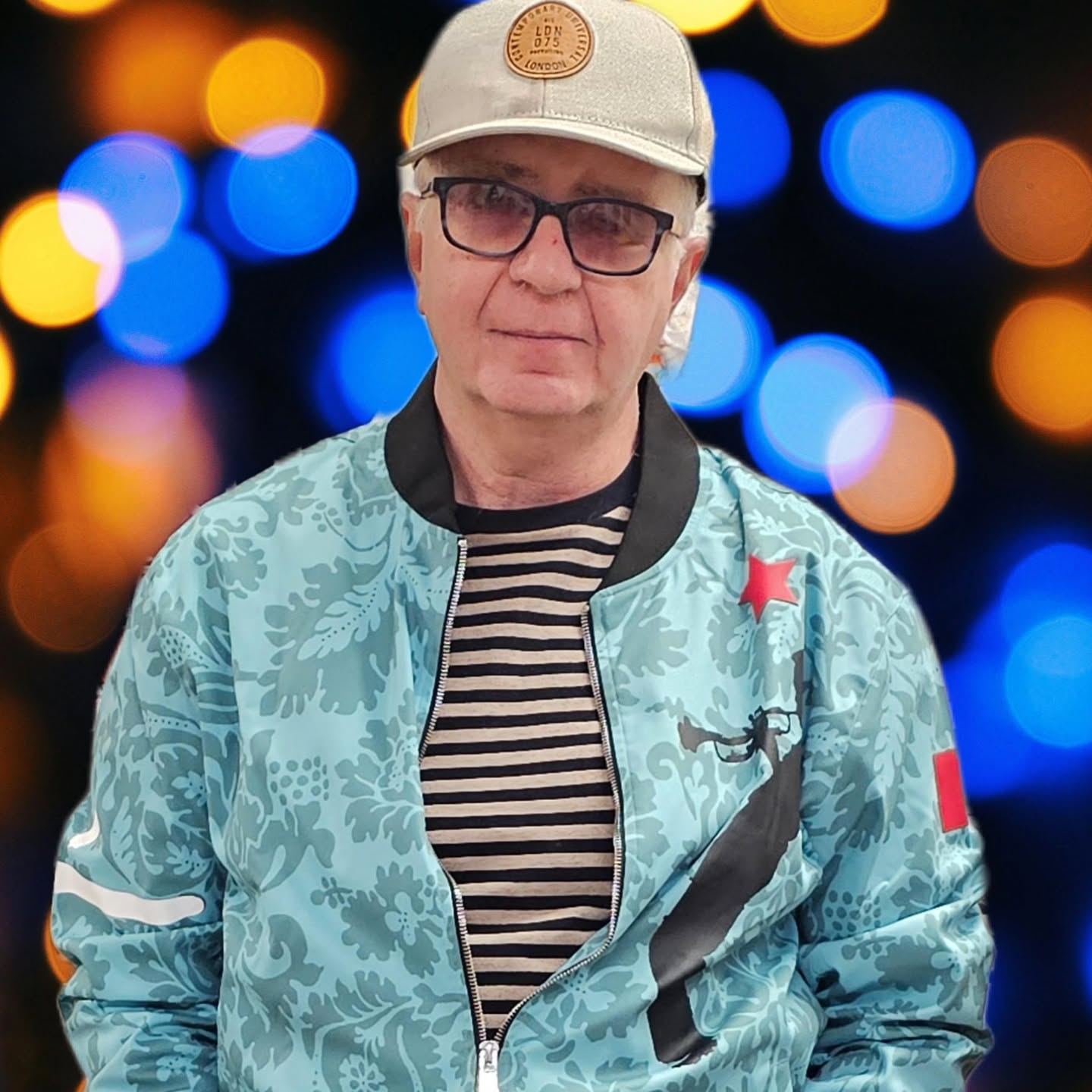 It’s hard to put into words what I’m feeling now that November 10, 2025, has passed. Thirty years ago to the day, Life nearly slipped away after a catastrophic accident in Manhattan, New York City, where I was living. That near death traumatic experience left me scarred for life and forced me to face a total reconstruction—physically, mentally, emotionally, and financially.
It would take a whole book to capture this story and convey the pain and suffering my family and I endured during those years. But today, once again, I want to focus on gratitude.
Gratitude for my parents, my sister, and my uncles (rip) and other relatives, who stood by me then, and gratitude for my current family—Beth, Alice, and Béa—who stand by me every day, and whom I love more dearly as time passes.
Gratitude for all my friends who make me laugh, share in my sarcastic and poking sense of humor, and help me overcome the doubts and anxieties that life throws our way.
Gratitude for Life and Destiny, which allowed me not only to rebuild but to thrive far beyond my wildest dreams and expectations, including playing and performing the music I love.
Thirty years later, I’m also approaching my 60th year on this planet, and I plan to celebrate that milestone in May 2026 with a fun party featuring live jazz and dancing to ’80s music. Stay tuned 😀