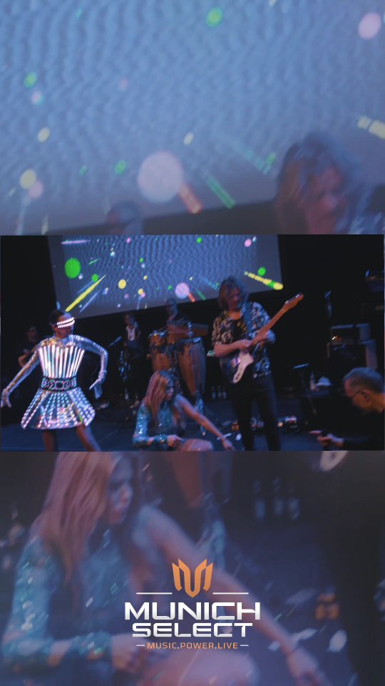 ✨ Back to the 90s ✨
Volle Energie, echte Vibes, pure Nostalgie – wir bringen die Zeit zurück, in der Musik richtig gelebt wurde.
Let’s rewind & dance. 💥🎤
LIve Power Show mit MUNICH SELECT BAND