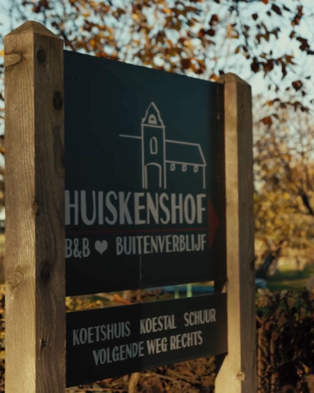 Herfstbladeren die dwarrelen, de wind door de bomen, paddenstoelen in het bos, nieuwsgierige eekhoorntjes en een knisperend haardvuurโฆ ๐
Klinkt dat als jouw ideale herfstmoment? Boek dan nu jouw verblijf op www.huiskenshof.nl