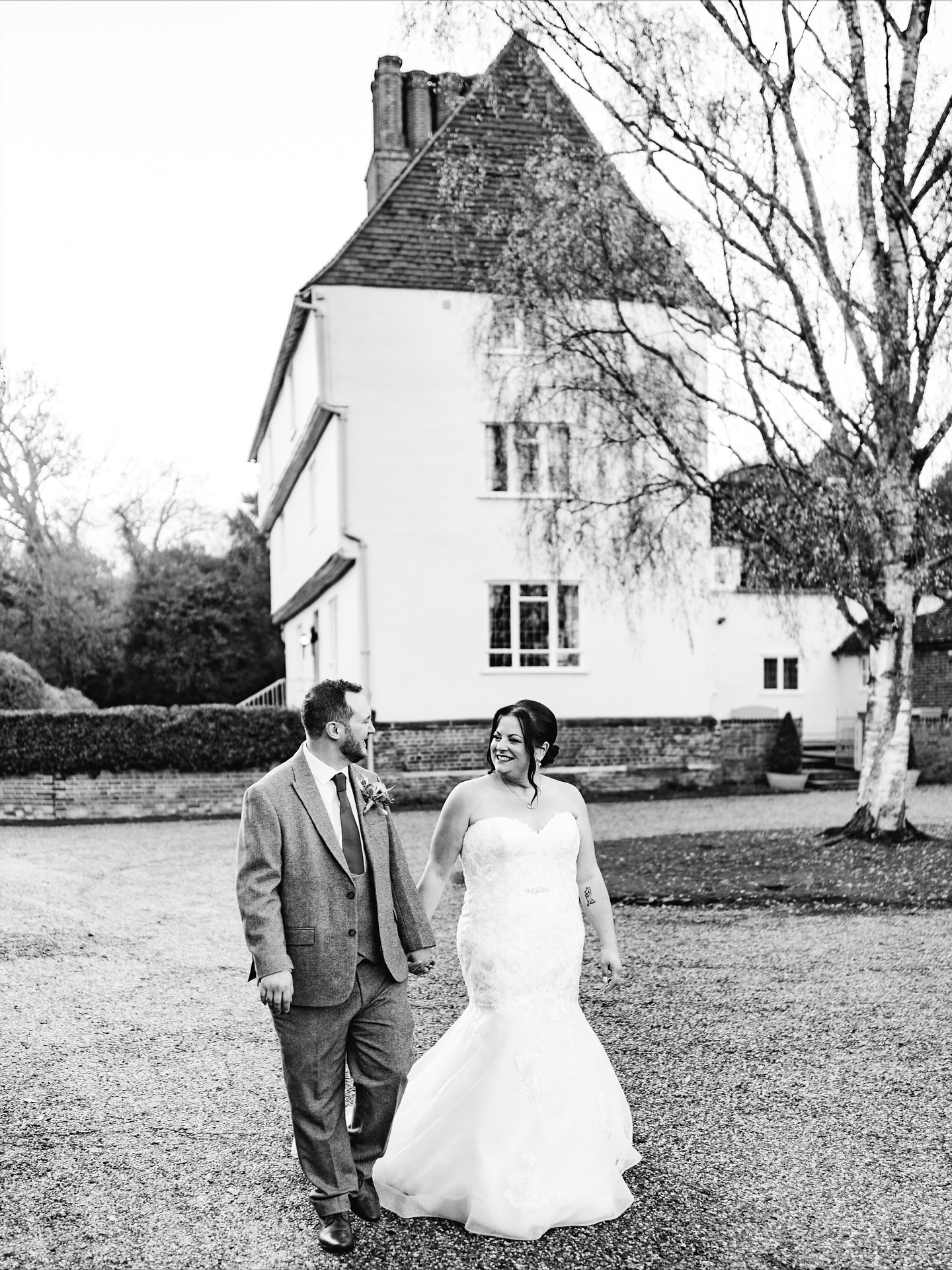 // Laura & Dale \\
Autumn sunshine, a little bit of drizzle that finished just before the ceremony, some family chaos, and surprise donkeys... what more could you want from a Halloween wedding?
Their celebrant lead ceremony (my favourite kind!) was conducted by @karen_irving_ceremonies , complete with the kids joining in as they quite literally tied the knot. To make things even more personal, their wedding rings were hidden under the guests’ seats, cue a few confused faces and some very cute surprise ring bearers!
And just when everyone thought the surprises were done… out came the donkeys (who wouldn’t want that?)! Of course, their gorgeous (slightly chaotic) Dalmatian Cherry joined in the fun during the drinks reception too, because what’s a family day without your four-legged bestie?
What I loved most though? How relaxed and full of love the whole day felt. No stress, no fuss, just two people finally making it official, surrounded by the people (and animals!) who mean the most.
#shotbypinky 🫏 #pinkypromisephotographyuk
✨Supplier Squad✨
📸 @pinkypromisephoto
D’s suit: @slatermenswear
L’s dress: @Wed2b
Venue: @houchinsweddingvenue
Hair: @divinely_dolled_by_ruby_bridal
Makeup: @katierichardsonmua_
Flowers: @delicatedaisyflowers
Cake: @butterflybakeryessex
Caterer: @splinterscaterers
DJ: @essexevents2017
Video: @redcarpetvideo
Chair Drapes- @bowtasticchaircoveranddrapes
Houchins wedding photography | Fun Essex wedding photographer
#houchins #houchinsweddingvenue #houchinswedding #houchinsweddingphotography #houchinsweddingphotographer #houchinsphotographer #essexweddingvenue #farmwedding #barnwedding #essexweddingphotographer #essexweddingphotography #marryinessex #essexbride #essexgroom #essexweddingphotographer #chelmsfordweddingvenue #autumnalwedding #autumnwedding
Helen is a published fun and inclusive wedding photographer based in East Anglia (Norfolk and Essex), covering events in London, Cambridgeshire, Suffolk, Kent and beyond. With a relaxed and unposed approach offering colourful authentic imagery of folks in love having their best day!