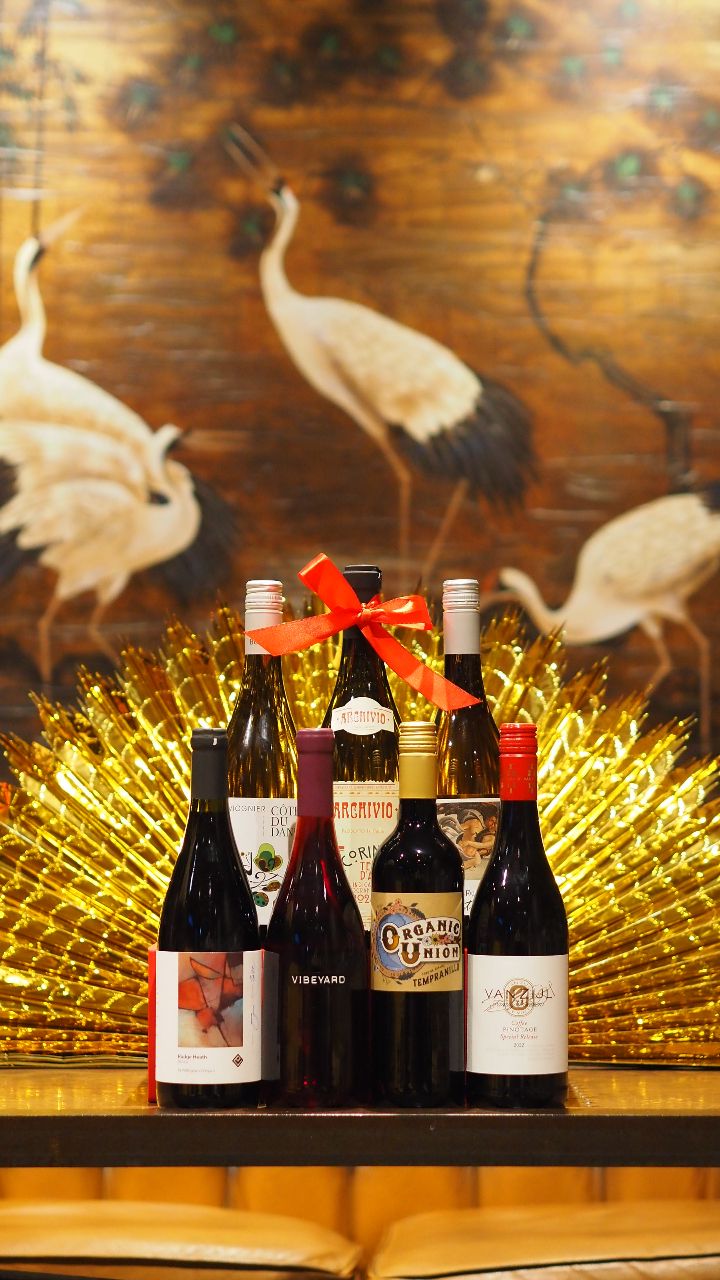 🎄 A Festive Update 🎄
'Tis the season! We know many of you are starting to think about Christmas trees, and we're so grateful you've bought one from us over the years.
We’ve made the tough decision not to stock Christmas trees this year.
Since closing the retail shop in January, we've poured our hearts (and energy!) into creating a new lounge seating area. We love welcoming so many of you for a relaxing drink! 🥂
This new addition means we can no longer manage the huge (and heavy!) Christmas tree operation as well. Our backs are breathing a small sigh of relief, but our main goal is to keep your glasses full and your spirits high right here at Hive Stores.
But don't worry! We're making this Christmas special by focusing on what goes UNDER the tree.
🎁 We're bringing you a fantastic selection of food and drink gifts, including an amazing range of award-winning wines.
Better yet, you can try before you buy! Keep an eye out for:
• Our upcoming Christmas Wine Tasting event
• An exciting 'Open Bottle' Day (with plenty of FREE samples!)
Thank you for your understanding. We can't wait to help you find the perfect gifts and share a festive drink with you!
.
.
.
.
.
.
.
.
.
.
.
.
.
.
.
.
.
.
.
.
.
.
#christmaswine #christmaswines #awardwinningwines #finefoodanddrink #finefood #winetasting #naturalwine #winegeek #winebar #wineoftheday #winephotography #winerecommendation #Manchester #cheshirefood #foodiesofmanchester #manchesterwine #winesoftheworld #christmasgiftidea #christmasgifting #Altrincham #altrinchamtoday #vintagechristmas #finefood #deli #cafebar #delicatessen #altrinchamlife #altrinchammums #giftideas