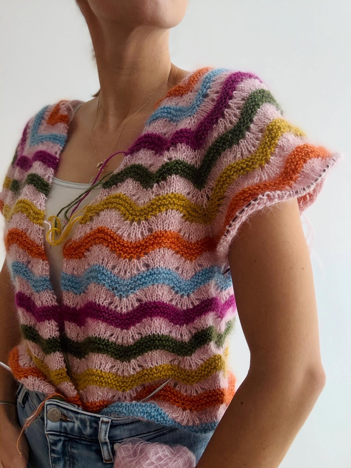 A colorful dream is coming true 🌈
.
.
.
Pattern by me - #jeancardigan - and available now in German, English, French, Danish, Spanish and Polish on my website and Ravelry
.
Yarn: Ecopuno in the shades Rosa, Jaffaorange, Türkis, Curry, Orchidee and Grasgrün; Silkhair in the shades Rosa, Orange, Zartblau, Curry, Magnolie and Lodengrün by @lanagrossa
.
Advertising
.
#knitting #knittinglove #knittingaddict #iloveknitting #knitspiration #knitstagram #imakemyownclothes #handmade #diy #slowfashionmovement #knitter #knitwear #contemporaryknitwear #knittinginspiration #knittingismyyoga #knitknitknit #nevernotknitting #knittersofinstagram #knittersoftheworld #knittersgonnaknit #laceknitting #stricken #strikking #strikk #breien #tricoter #tejer #jeansweater