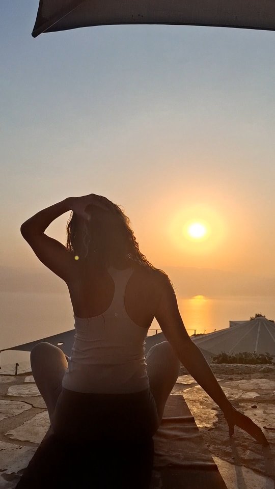 Slow sunrise morning at the dead sea, watching the sun coming up in this gorgeous location with the ibex in front of my yoga mat was such a special experience.
And it was just the beginning of this special day ❤️
Where would you like to practice yoga with me?
Let me know in the comments 😊
#deadsea #deadseayoga #yogaeverywhere #yogaiseverywhere #yogateacher #yogaretreat #neverstopexploring