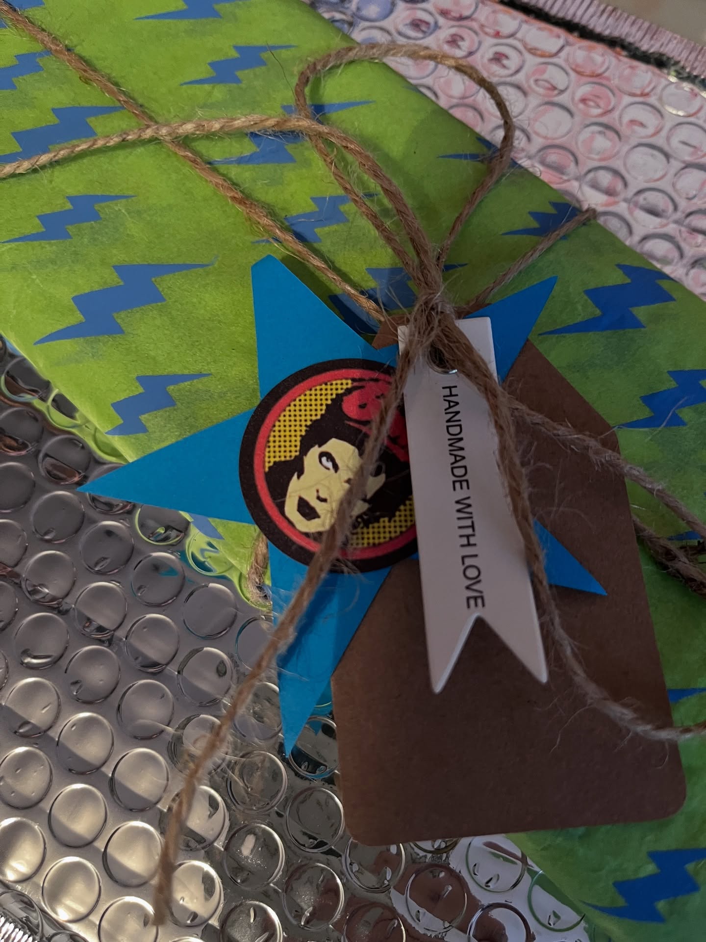 Another order from my Etsy shop posted off to its new home today, this time a wooden sign inspired by David Bowie ⭐️⚡️🎶
#davidbowie #bowieforever #etsyselleruk #etsyfinds #giftideas #giftwrapping