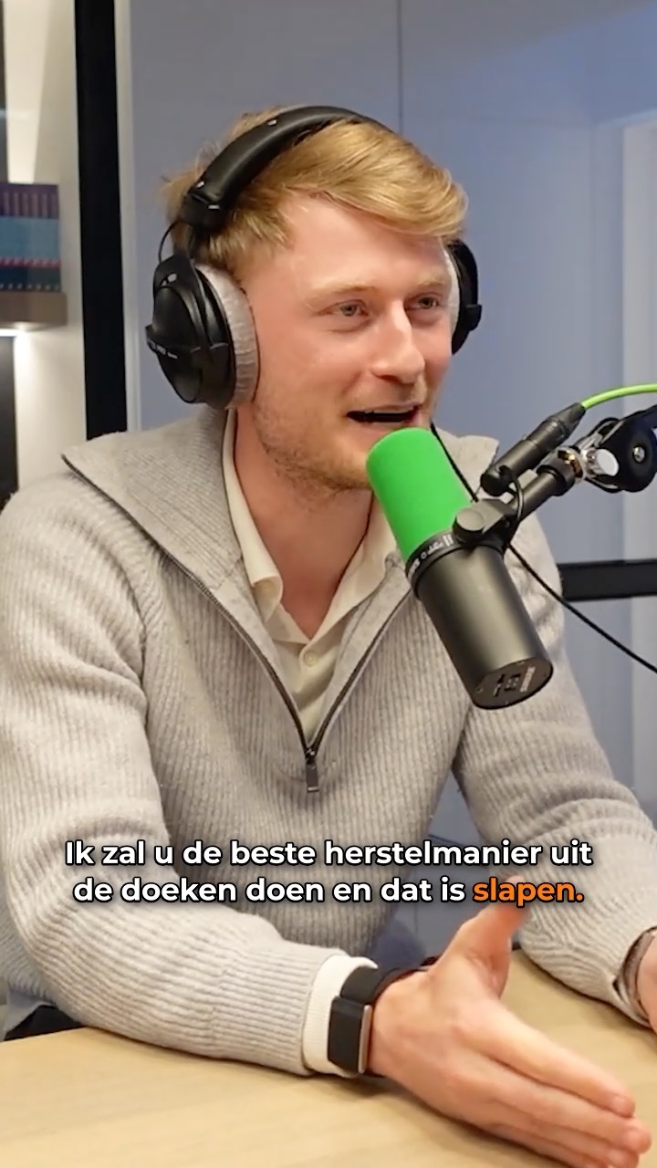 Slaap is de moeder van alle herstelmethodes.
Cryo, sauna of compressiesokken? Ze helpen een beetje.
Maar niets komt in de buurt van een goeie nachtrust. 🌙
✅ Spierherstel
✅ Hormoonbalans
✅ Mentale focus
👉 Begin met de basis.
#herstel #sport #slaap #chooselife #bensansen #podcast