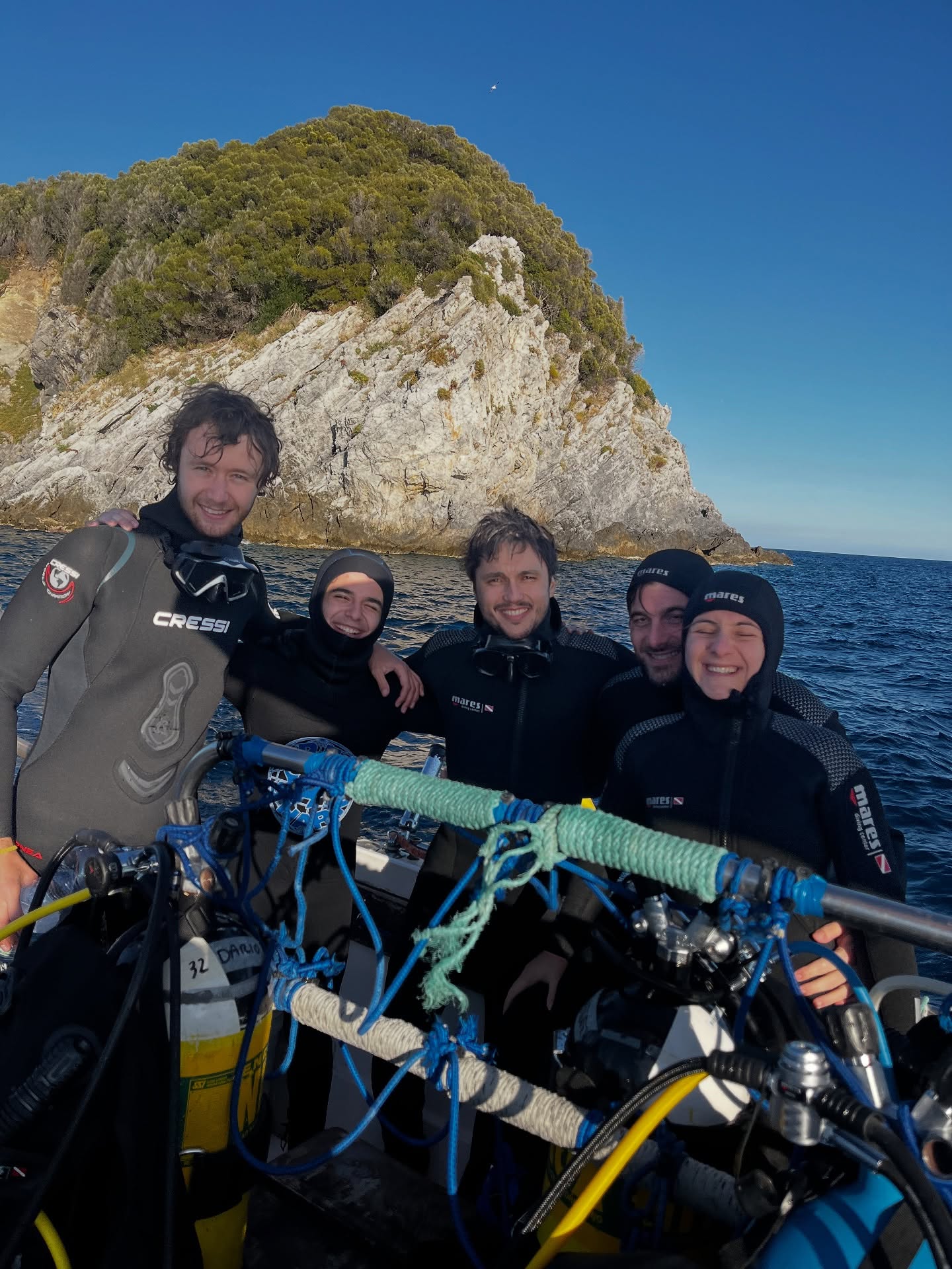 Giornate di sole e di immersioni all’Isola di Bergeggi🤿🐠☀️
#dive #diving #apnea #subacquea #freediving #milano #submilano #apneamilano #divingtrip #subacquei #clubapnea #clubsubmilano #immersioni #clubapneamilano