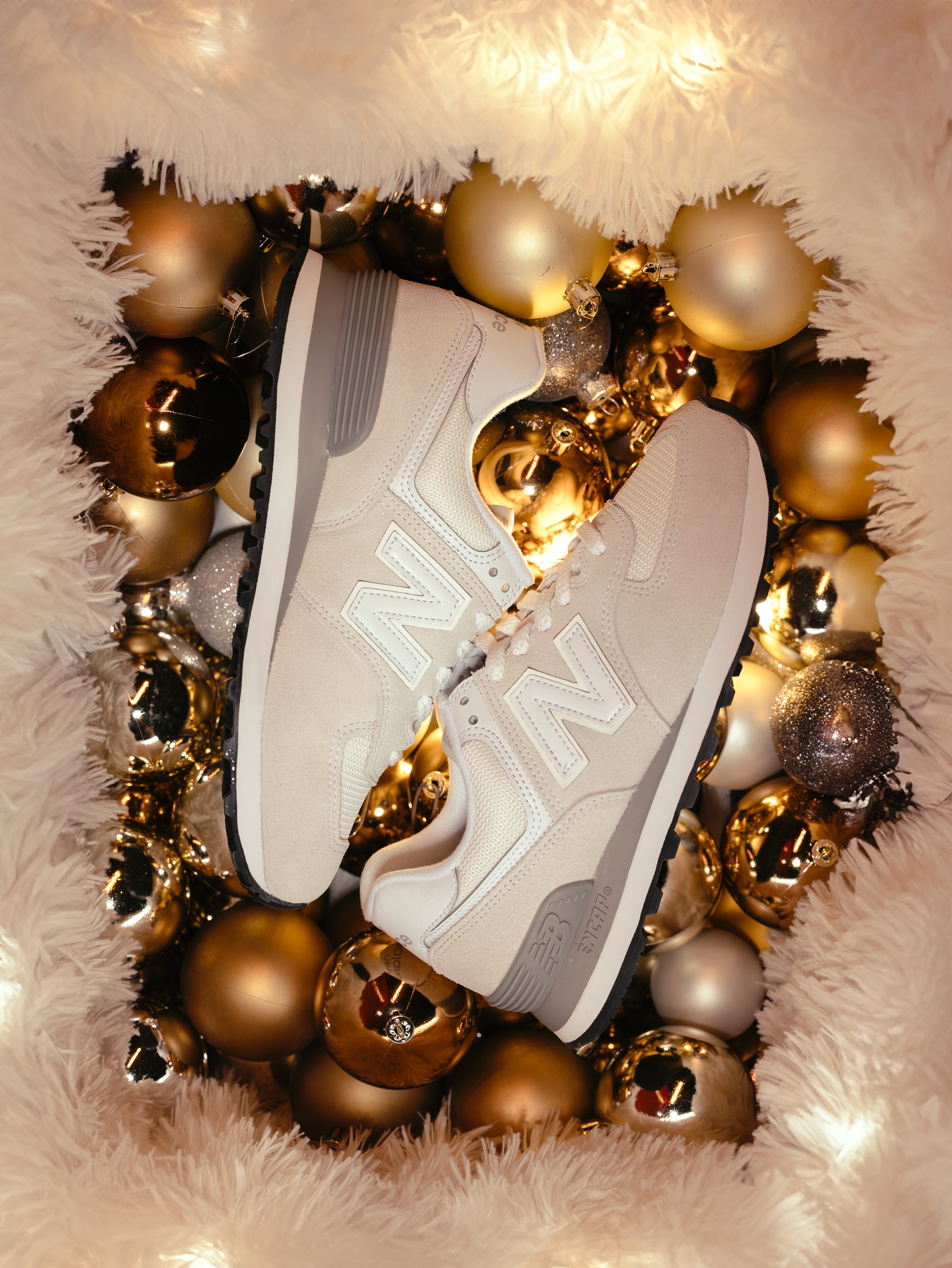 Make your brand stand out this season with scroll-stopping visuals that drive sales. From clean studio shots to lifestyle setups, we’ll showcase your products at their best.
⏰ Limited availability. Book your holiday shoot now!
#somedudenameddevs #somecompany #somestudioinla #somestudio #productphotpgraphy #holidayproductphotography #sneakers