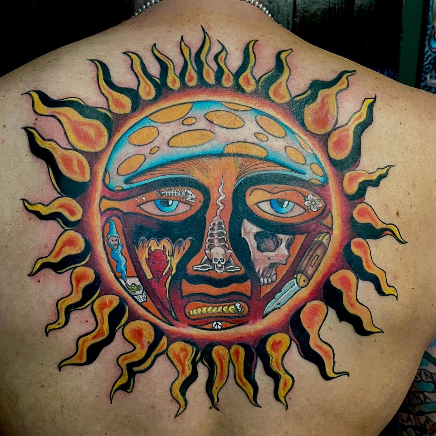 Huge Sublime Sun back piece by Lenny Paul!
#40oztofreedom #sublime #sublimesun #sublimetattoo #theinkeeperstattooparlor #inkeepers #tattoosbylennypaul #inkbylennypaul #cantontattoos #ohiotattooartist @inkbylennypaul @theinkeeperstattooparlor
Artist: Lenny Paul @inkbylennypaul