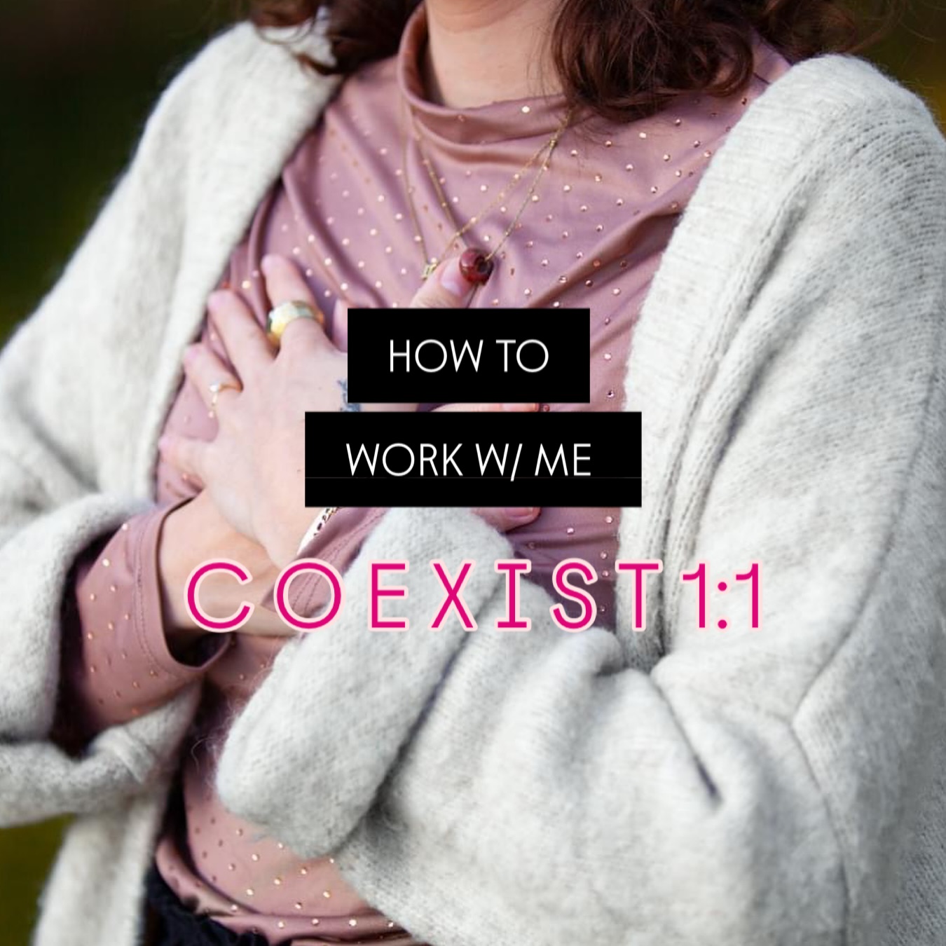 Dein Körper spricht. Immer.
Mit jeder Spannung, jedem Ziehen, jeder Müdigkeit, jedem Impuls, der in dir landet.
Nicht, um dich zu nerven.
Sondern um dich zurück zu dir zu führen.
Wenn du beginnst, seinem Rhythmus wieder zuzuhören, öffnet sich etwas:
Klarheit.
Sicherheit.
Tiefe.
Dieses stille, warme „Ich bin wieder da.“
Denn deine Symptome, deine Muster, deine Reaktionen sind kein Fehler im System.
Sie sind dein System.
Der Ausdruck deiner Geschichte, deiner Herkunft, deiner Prägungen, deiner Grenzen.
Und genau deshalb verdienen sie nicht Optimierung –sondern Zuwendung.
Raum. 🤍✨
Ein Gegenüber, das sieht, was in dir wirkt.
Ich arbeite nicht daran, dich zu „reparieren“.
Ich begleite dich dabei, dich zu bewohnen.
Dein Nervensystem zu verstehen.
Deinen Körper als Verbündeten zu erleben.
Deine Wahrheit wieder zu spüren.
Ehrlich. Transparent. Menschlich.
Ohne Erwartungen. Ohne Druck.
Auf Augenhöhe.
COEXIST ist kein Raum, um dich zu „fixen“.
Es ist ein Raum, in dem du lernst, dein System zu lesen. Deine Muster zu verstehen.
Deine Energie zu halten. Und deine Körperintelligenz wieder ernst zu nehmen.
Ich verspreche dir keine Wunder.
Keine Heilung in 3 Schritten.
Keine Spiritual Bypassing-Bullshit-Transformation.
Wenn du bereit bist, dir ehrlich selbst zu begegnen statt dich weiter zu optimieren — dann ist COEXIST dein Raum.
⤵️
COEXIST 1:1
🫀 Einzelsession
🫀 3 Session Set
🫀 5 Session Set
* Messenger Support
* Free Vibe Check
* Integrationscall ab 3 Sessions
🆕 Schnuppersessions auf Spendenbasis (2.5h | online oder Innsbruck)
Anmeldung via Link in Bio oder DM 🫶🏻
Muchos Love
Eva🫀
NERVENSYSTEM GESUNDHEIT
PRÄSENZ
BODYWISDOM
EMBODIMENT
#embodiment#nervensystemheilung#emotionalrelease#achtsamkeit#feelittohealit#körperarbeit#mentalegesundheit#bodywisdowm#nervensystemarbeit#hochsensibel#highsensitivity