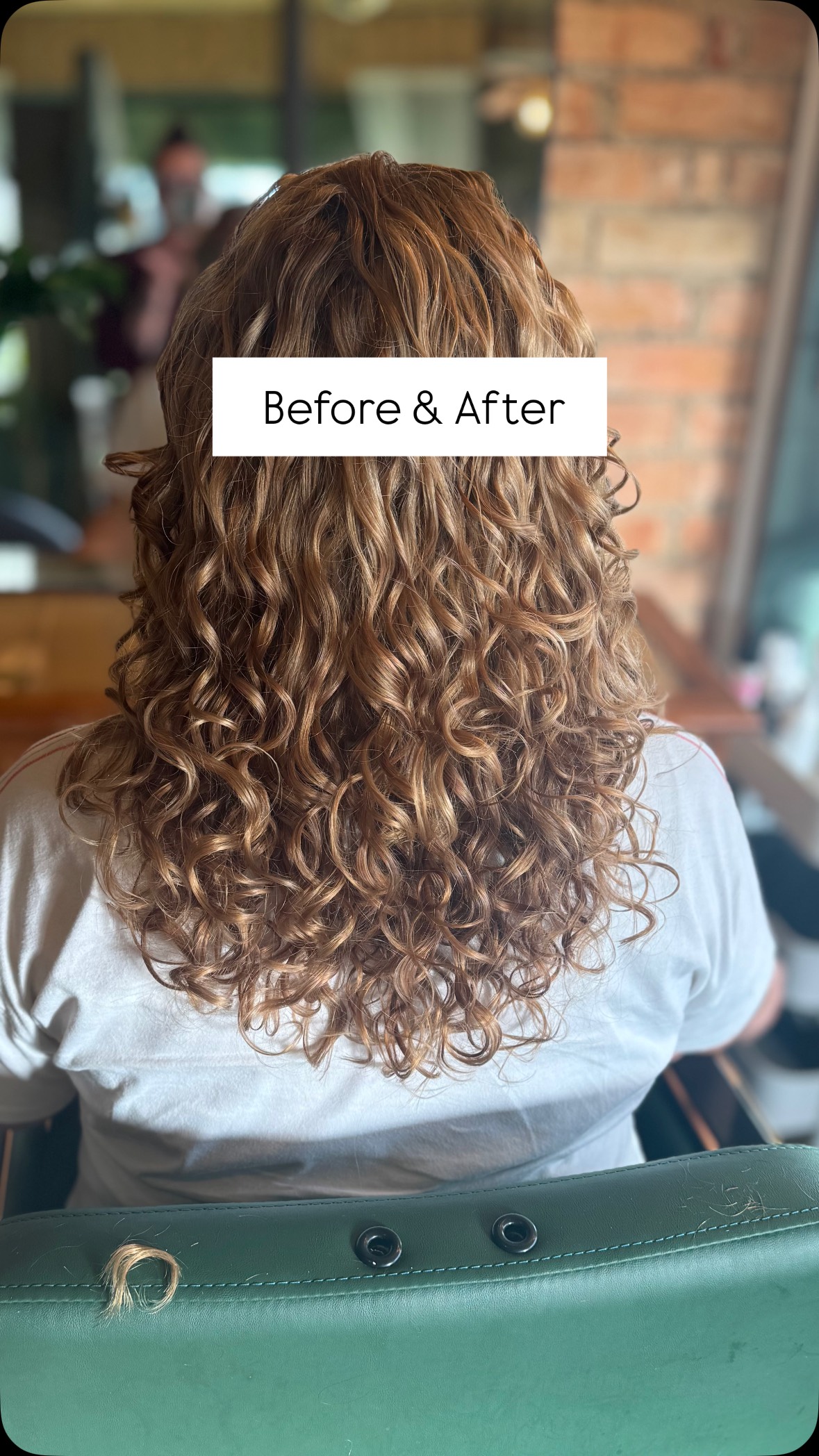 Little fore and after of how shaping makes a massive difference in a cutly cut.
Minimal off the length but buckets of shaping to both the front and back.
If you’re worried about having layering from previous salon trauma try starting with long layers, me more confidence you get with your stylist the more you have!
#curlyhair #curlspecialist #curlyhairdresser #bournemouth