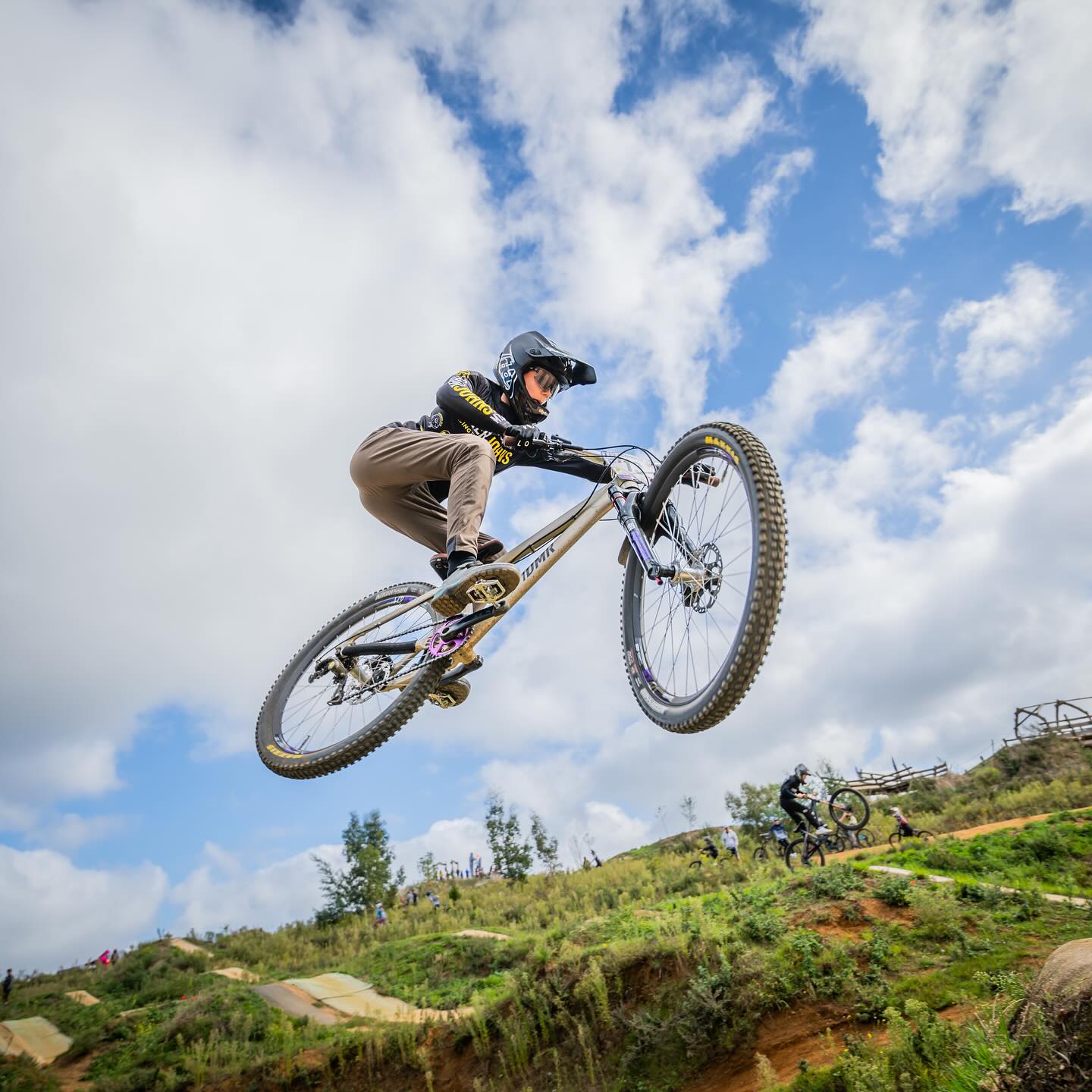 Happy 14th birthday @layne.goddard.13 from everyone at MBMX, have a great day ๐ฅณ