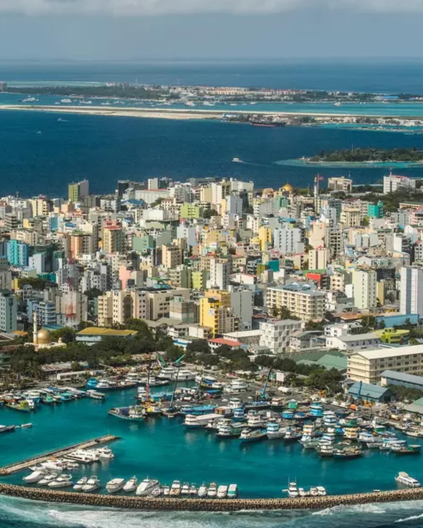 Malé has more than scenice beauty 🇲🇻♟️ #maldiveschess #maldiveschessfederation #maldiveschesscommunity #maldiveschessassociation #irlotb #otb #streetchess #overtheboard #savvychess #chessclub #chess #irlchess #chesscommunity #chesslife #chesslove