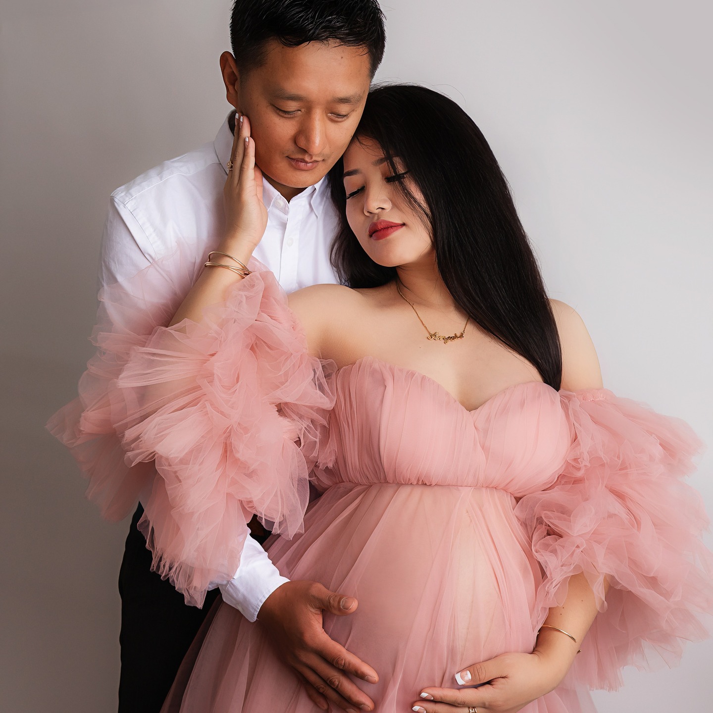 𝐀 𝐍 𝐉 𝐀 𝐋 𝐈 ♡
🌺✨ There’s something so magical about capturing the beauty of motherhood before your little one arrives.
A maternity session is a chance to pause, celebrate the journey, and hold onto the glow of this fleeting season.
If you’d love to create these memories, I’d be honoured to capture them for you – just send me a message to book your session.
📍 Studio in Aldershot, Hampshire
🌸 Bump to Baby/Maternity • Best booked at 28–34 weeks ✨
📸 Maternity • Newborn • Baby • Cake Smash
For enquiries please visit www.starspeckled.com
💌 starspeckledphotography@gmail.com
#maternityphotoshoot
#bumptobaby
#aldershot
#starspeckledheartsphotography