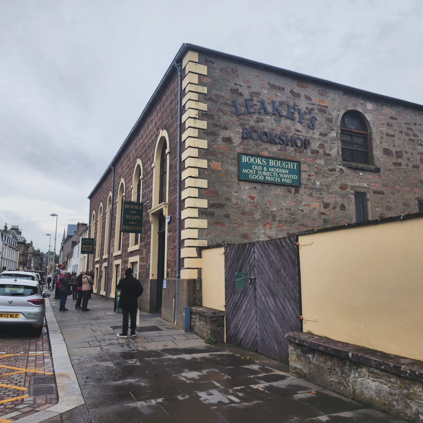 A little over a year ago, I took the chance during my honeymoon in Scotland to visit the famous Leakey's Bookshop in Inverness. I could have spent hours browsing these shelves - it reminded me of my dad's basement, though way less musty.
