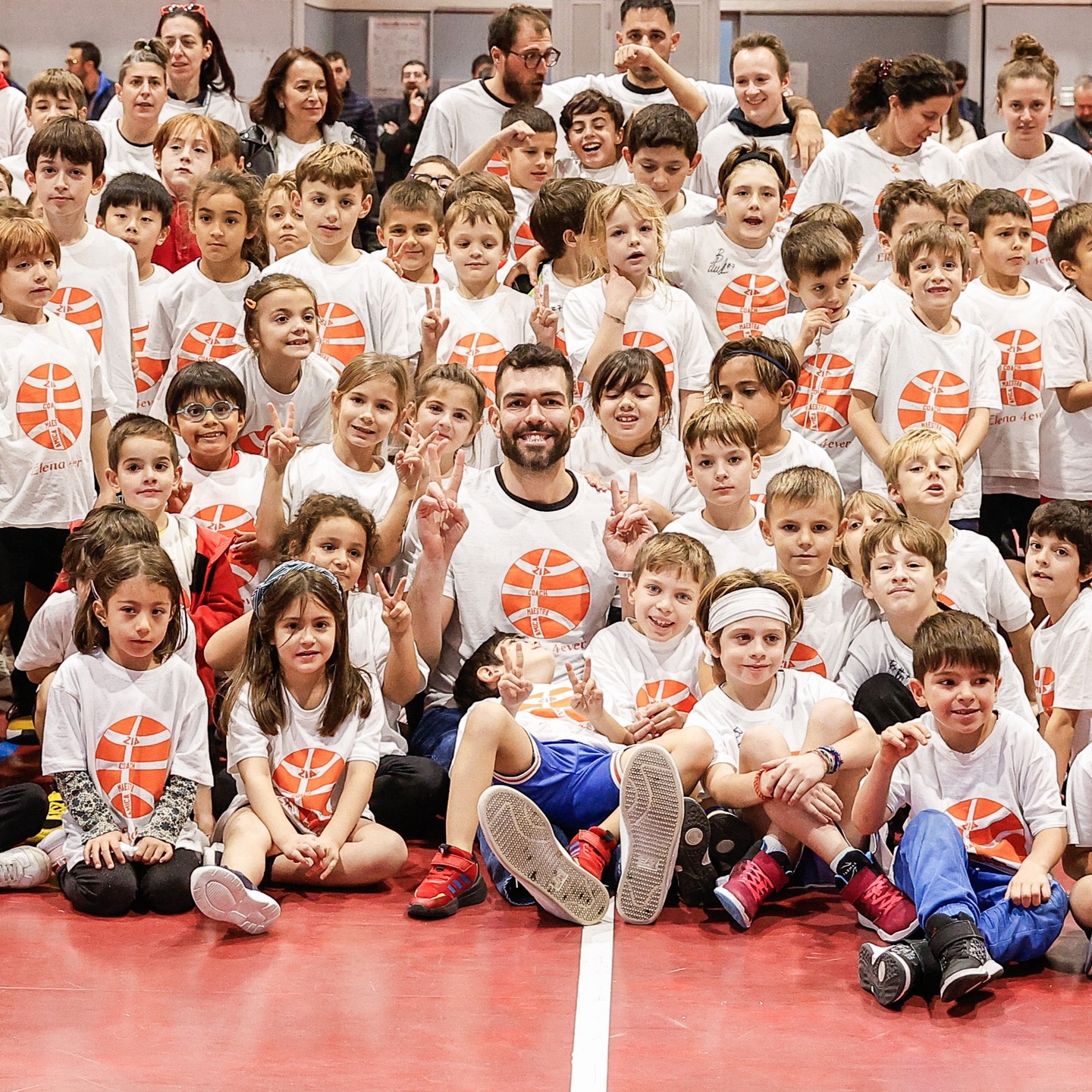 𝐓𝐨𝐫𝐧𝐞𝐨 𝐄𝐥𝐞𝐧𝐚 𝐐𝐮𝐚𝐭𝐭𝐫𝐨𝐧𝐞 𝟐𝟎𝟐𝟓
🏀𝙀𝙡𝙚𝙣𝙖 𝟰 𝙀𝙑𝙀𝙍 PT.2
Non ci sono parole per ringraziare tutte le persone che hanno partecipato all'Evento per la nostra
𝘼𝙢𝙞𝙘𝙖, 𝘾𝙤𝙖𝙘𝙝, 𝙕𝙞𝙖 , 𝙎𝙤𝙧𝙚𝙡𝙡𝙖 𝙀𝙡𝙚𝙣𝙖 ...
L'abbiamo ricordata nella maniera più bella, più semplice ovvero in un campo da basket.
Grazie a @giamp_ricci e @brunocerella.30 per la loro vicinanza e pensiero che hanno avuto per questo torneo.
𝙀𝙡𝙚𝙣𝙖 𝟰 𝙀𝙑𝙀𝙍 !
Grazie a tutte le società che hanno adetito e che hanno collaborato.
@anbasket
@tumminelliromanabasket
@scuolabasketmurat
@ciessebasket
@socialosa_basket
@pallacanestromelegnano
Per INFO sulle magliette del torneo potete scriverci in privato 🙏.