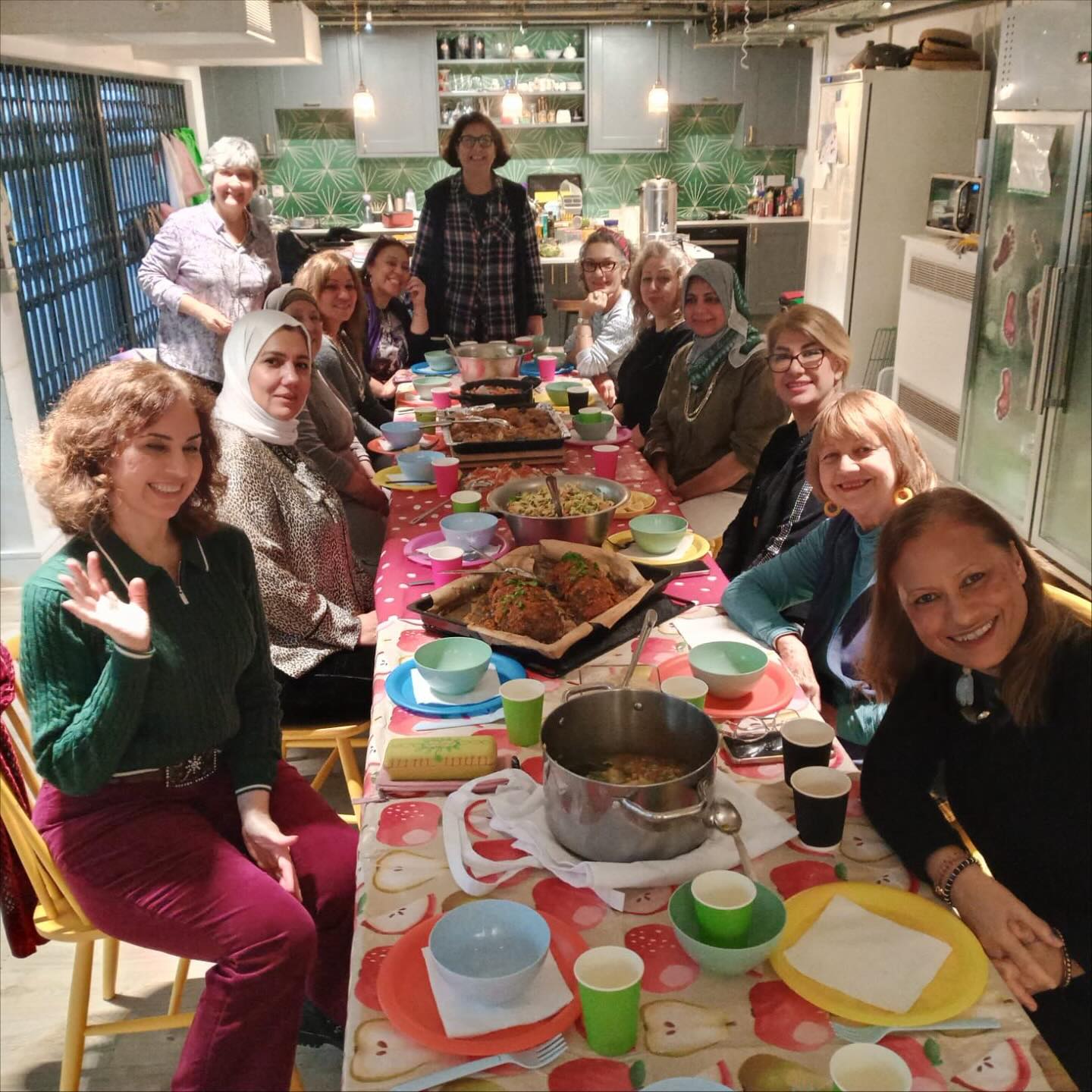 Chopping, mixing, cooking but then eating, and dancing 💃🏼- moments from our last Cook, Eat & Socialise
#CookEatSocialise #TasteTheWorld #FoodIsConnection #EatLaughDance #womeninspiringwomen #forwomen