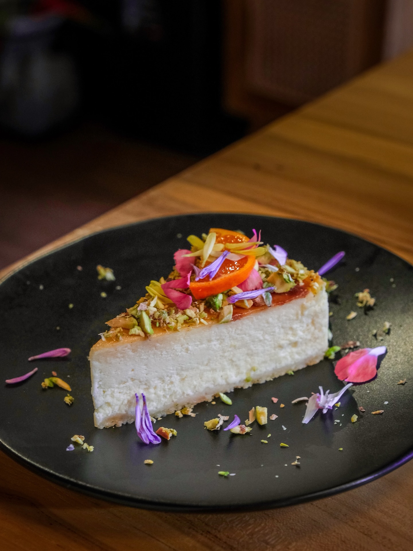 Is a wedding really complete without an epic sweet treat?
#tkh #thekitchenhouse #thekitchenhousebali #balicatering #wedding #baliwedding