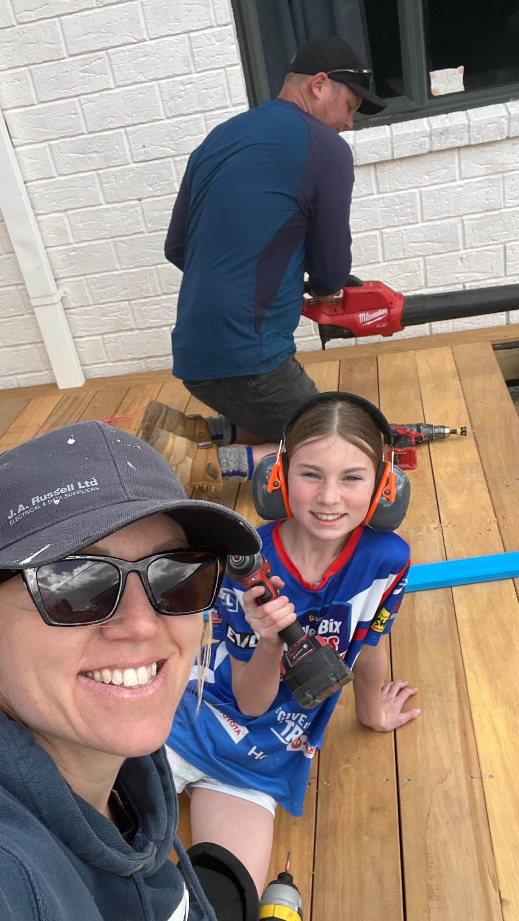 I disappeared for a year… I stopped painting pictures and spent the year bringing another kind of vision to life. We’ve created a new space and I am looking forward to getting creative again. Saying no to opportunities and losing momentum was hard - but a break from producing work is always refreshing to come back to. As you will have seen I have a new arm to my art business too. The SunKissed collection are high quality prints made for outdoors. Check out the first release on my website. #renovation #nzrenovations #diynz #renos #beforeandafters #gardenmakeover