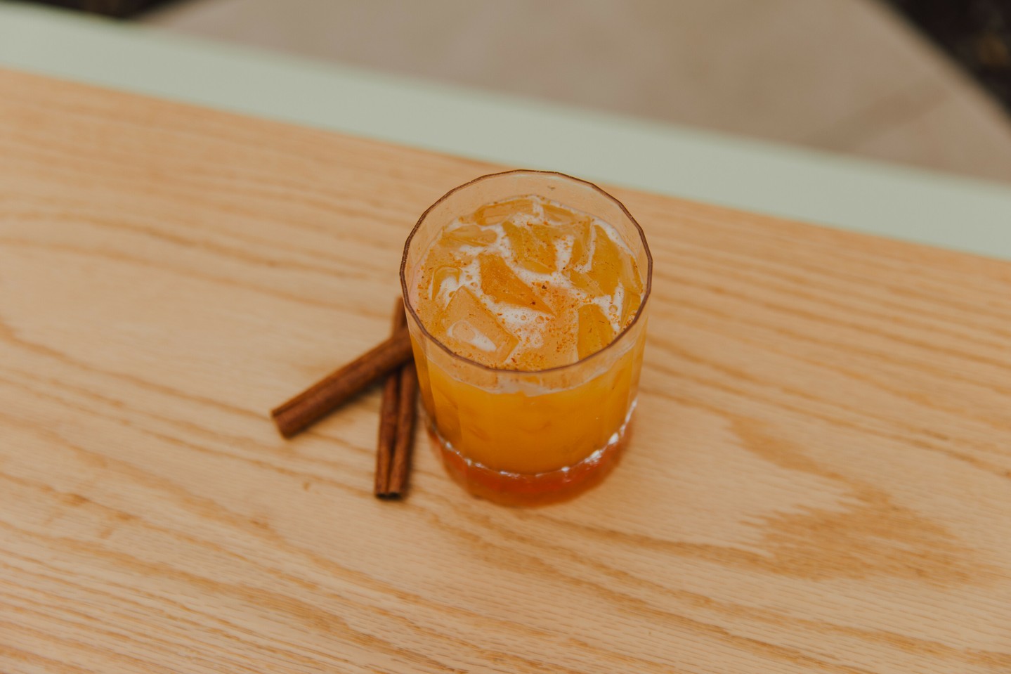 Cozy cocktails, sparkling moments, and unforgettable nights - that’s how we do fall at Winston’s Bar Service. 🥂✨
Ellyse Perkin Photography @ellyseperkinphotography