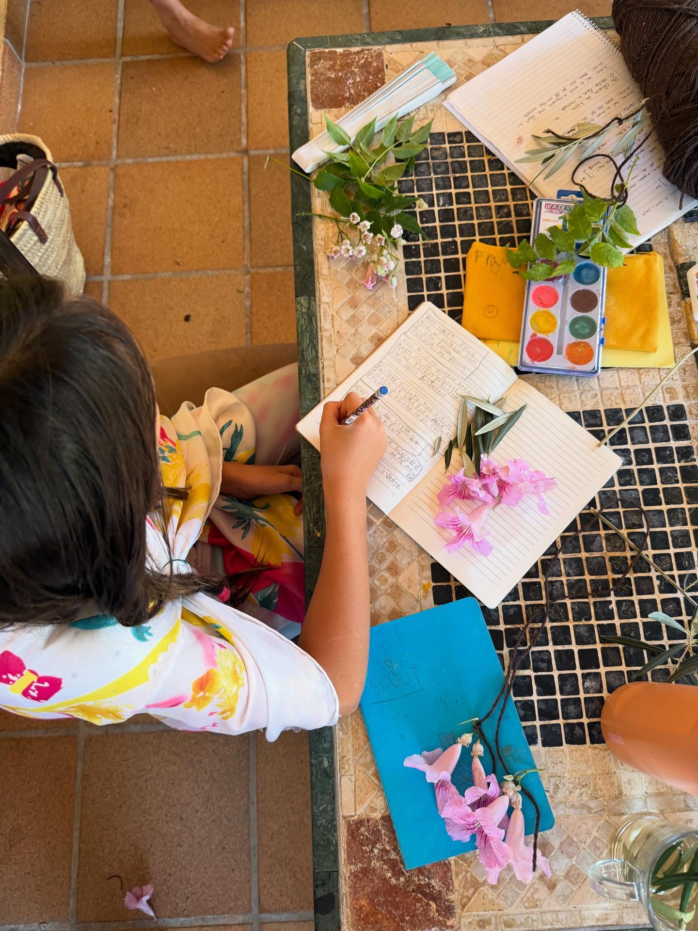 Today the children learned all about olives- Oliveira! We went to a local olive factory, which uses local sea salt-from the salt flats we learned about the day before! We had a tasting with olives, jams, oils and local cheeses. The children loved learning about food manufacturing- and were very curious about food and where it comes from- how it's made and what is better for you and cleaner...We also learned another lovely song - Oliveirinha de Serra!