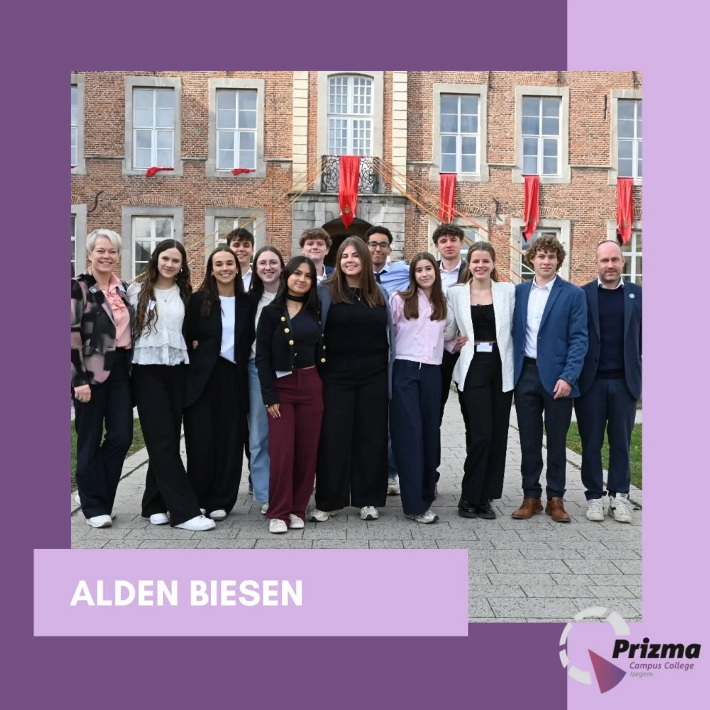 Op de unieke site van Alden Biesen mochten 12 leerlingen uit de richting Humane Wetenschappen deelnemen aan de projectweek Young & European. Samen met studenten uit Duitsland en Italië hebben ze gepresenteerd, gediscussieerd, gelobbyd en vooral hun eigen horizonten verruimd.
De kers op de taart was het rollenspel ‘Council of Ministers’ waarin onze leerlingen de rol namen van de Belgische of Franse ministers om hun eigen wetsvoorstel te verdedigen en eventueel te amenderen en over de andere wetsvoorstellen te debatteren en stemmen.
Een bezoek aan het Europees Parlement en stadsbezoeken aan Maastricht en Brussel maakten het programma compleet.
“Bijzonder leerrijk” Angel
“Debatteren in het Engels als in een echte Ministerraad: Awesome!” Robin
#PrizmaCampusCollege
#hiergroeittalent