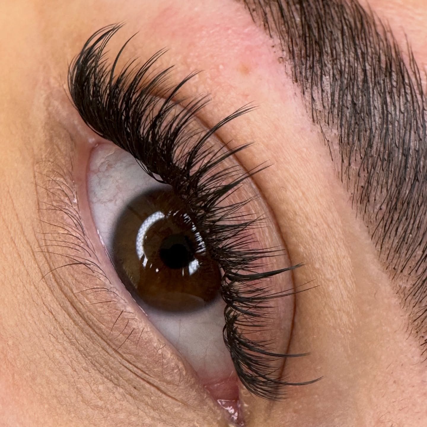 Wispyyyy 🌶️ #lashes#lash#cils#extensionsdecils#institutdebeaute#volumerusse#cil#lashesofinstagram#artist#boss#beauty#clientes#wispy