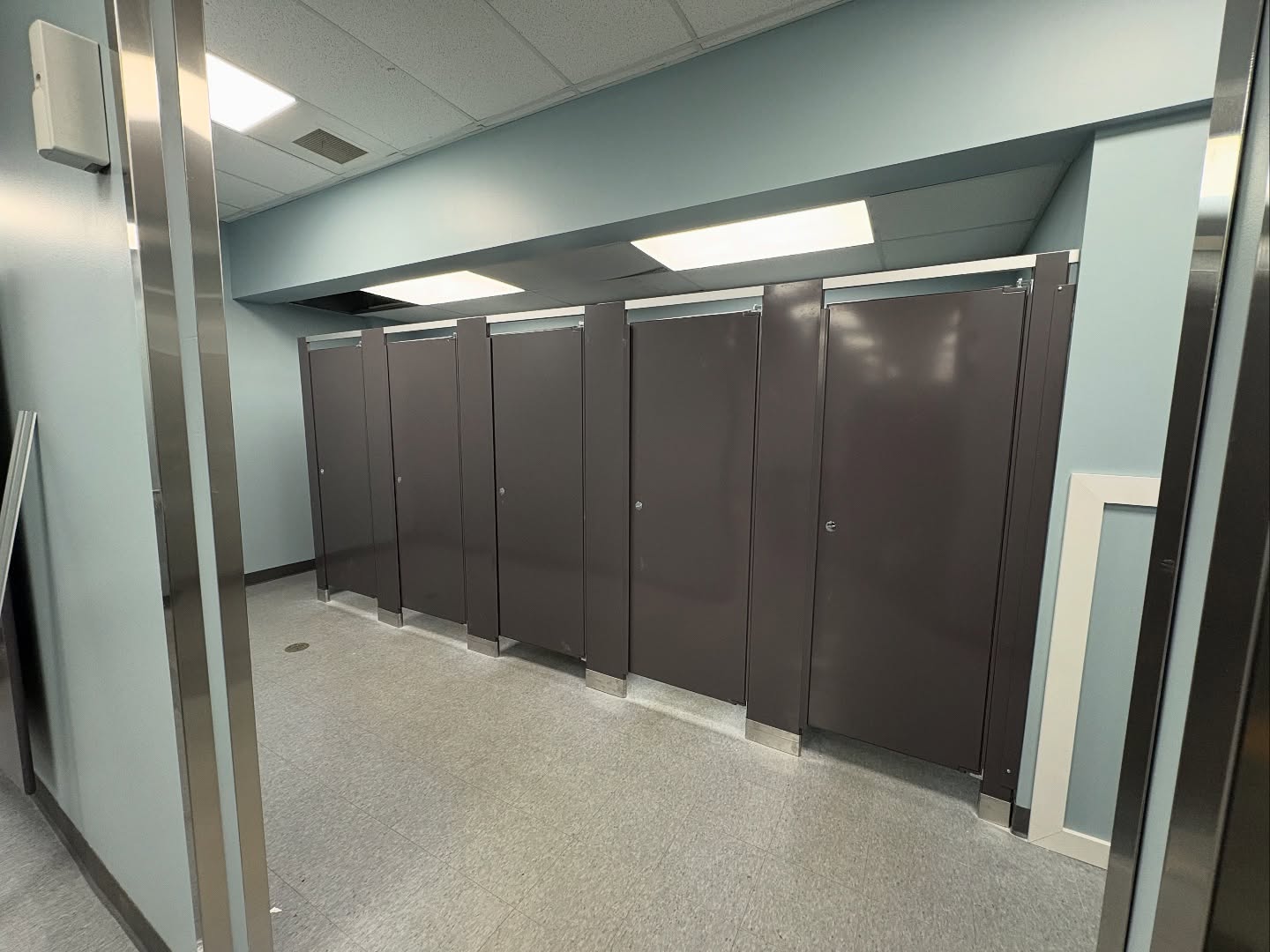 We just wrapped up two complete bathroom remodels for UGN, Inc. The updates included brand stall partitions, new sinks with stainless steel backsplashes, and fresh coats of paint throughout both bathrooms.
We’re proud to deliver quality work that’s clean, durable and built to last. More to come from the exciting protect!
If your commercial space is ready for an upgrade, contact us today for an estimate! 🔨