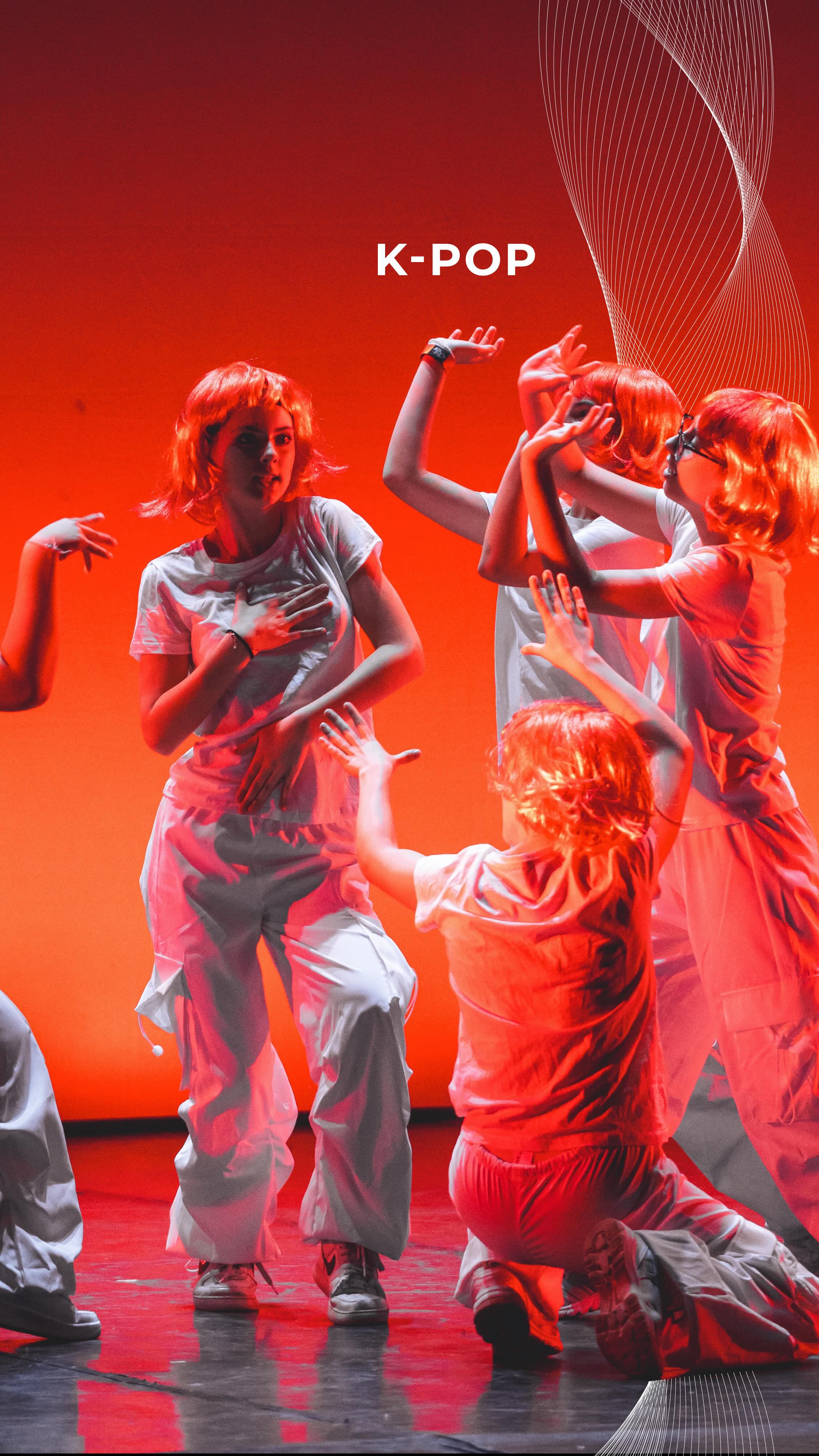 K-POP
✨ Energia, stile, passione.
Muoviti al ritmo dei tuoi idol preferiti, impara le coreografie che ami e balla con chi condivide la tua stessa passione.
Il palco ti aspetta!
.
@valy_wolf_