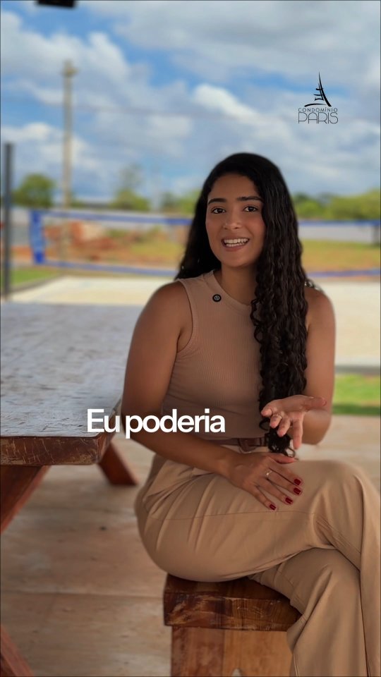 Existem lugares que a gente não visita para decidir… visita para sentir.
E quando você caminha pelo Condomínio Paris no fim da tarde, tudo fala por si: o silêncio, a vista, o clima de casa que ainda está nascendo.
Se o que foi falado aqui fez sentido para você, venha nos visitar.