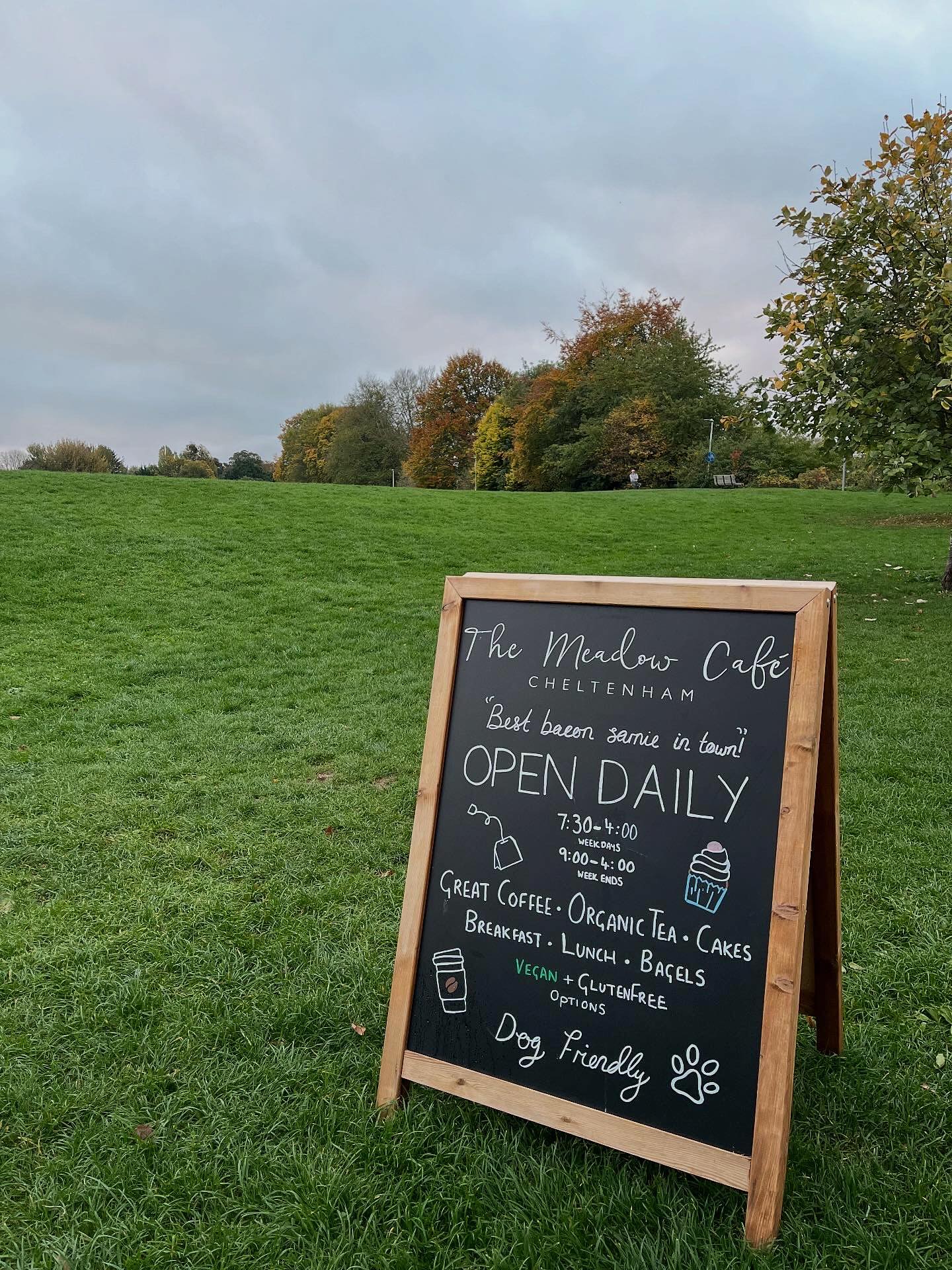 ☕️ Great coffee, a beautiful green space, and the best bacon sarnie in town - what more could you need this autumn? Come say hi at The Meadow Café, open daily! 🌿
P.S. We’re dog friendly! 🐶
#themeadowcafe #themeadowcafechelt #cheltenham #cheltenhamlife #cheltenhambusiness #smallbusinessuk #localeats #coffeeandcake #greenspace #autumnweather