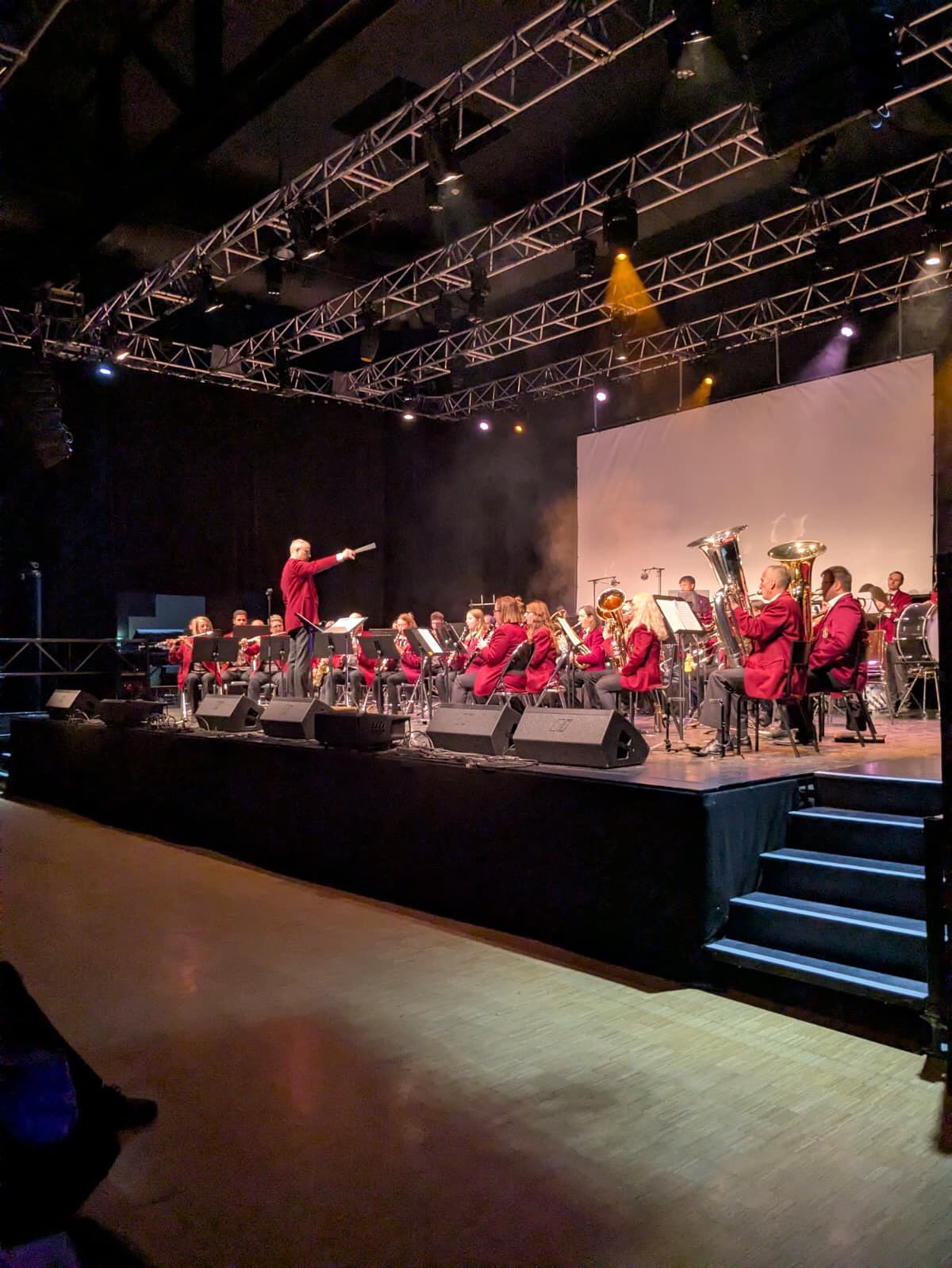 Unser Auftritt beim gemeinsamen Konzert mit dem @ohsl_orchestre in Saint-Louis (Frankreich) vergangenen Samstag 😍🥳 ein großer Dank nochmals an unsere französischen Musikfreunde für die tolle Organisation 🤗 nächste Woche steht unser Jahreskonzert im badischen Winzerkeller statt! Kommt vorbei 😁🎺