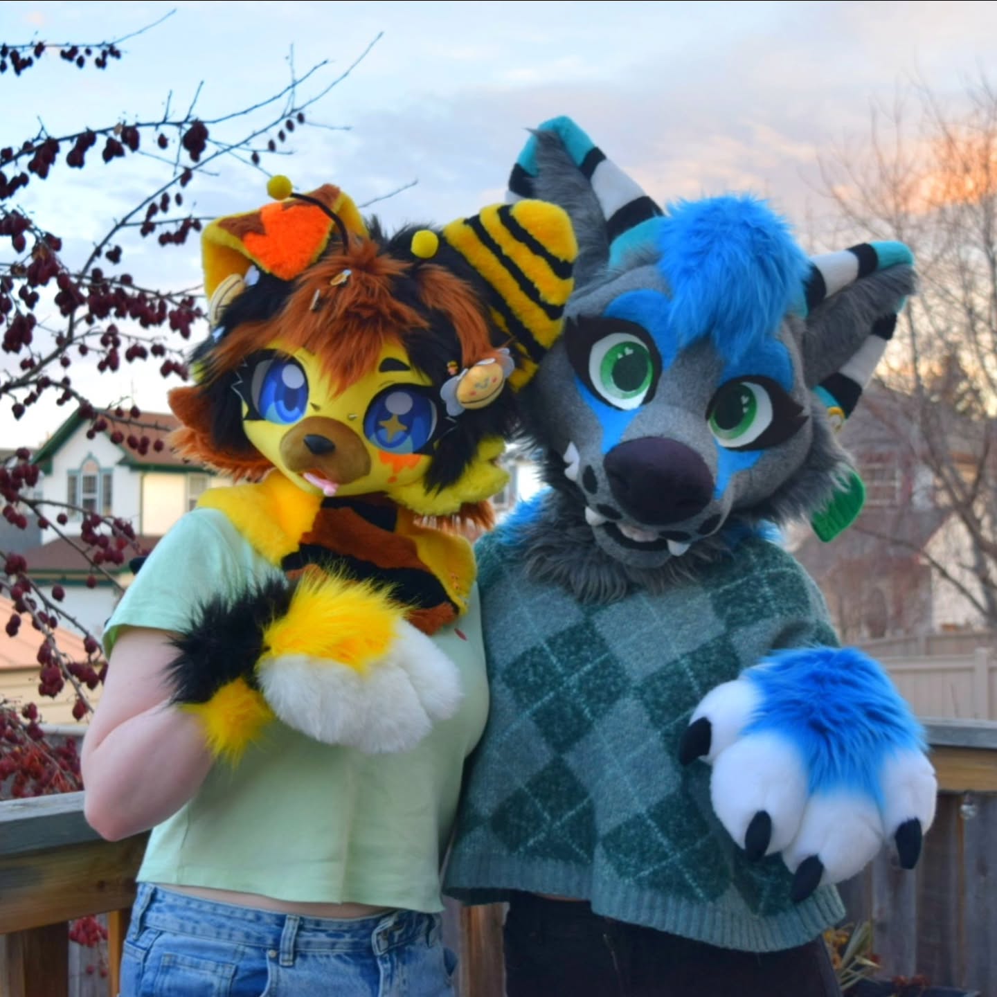 🐝Sunny and Stormy⛈️ here to cheer up your day 💛💙
-
#furry #fursuit #fursuithead #fursuitmaker #fursuiting #furries #furrywolf #fursuitersofinstagram #fursona #fursuiter #furrygirl #furryfandom #stormy