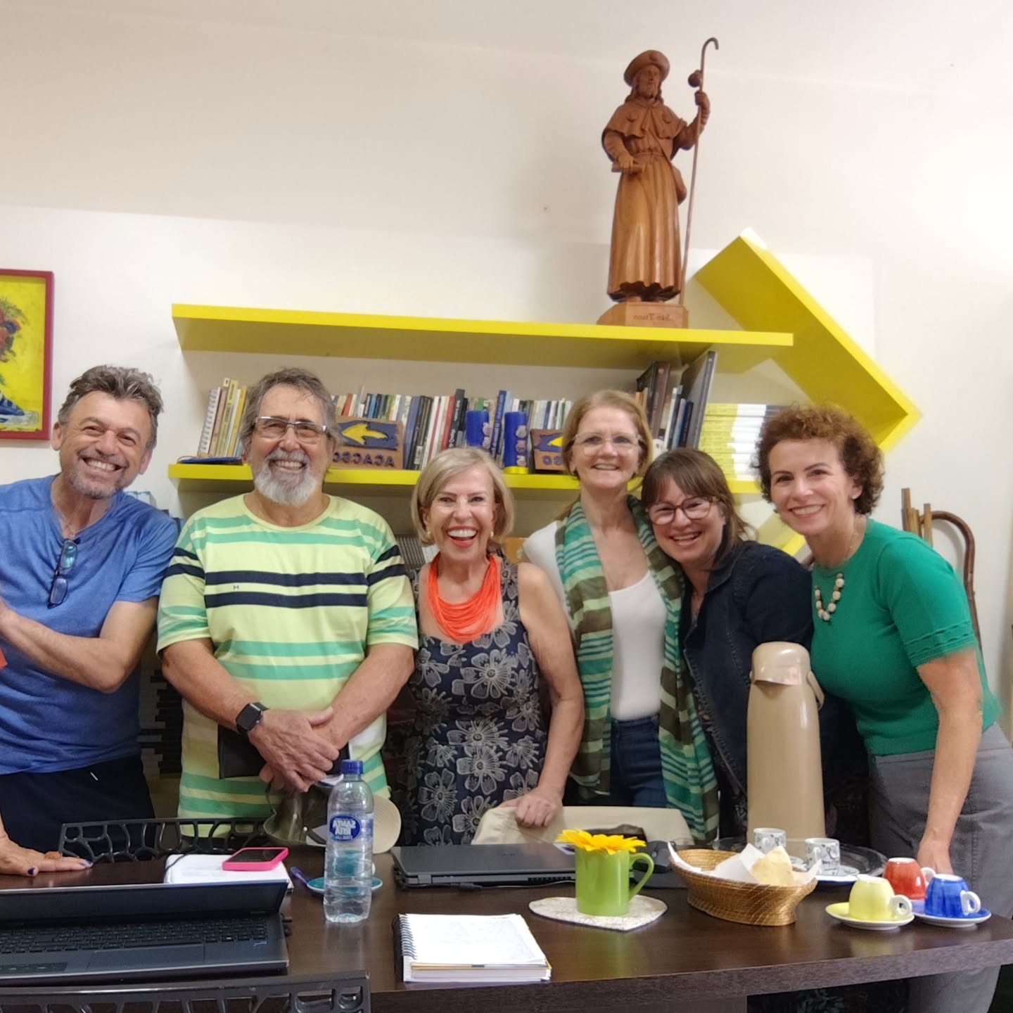 Nesta quinta recebemos a grata visita de alguns sócios que alegraram nossa tarde. 👏👏🤗