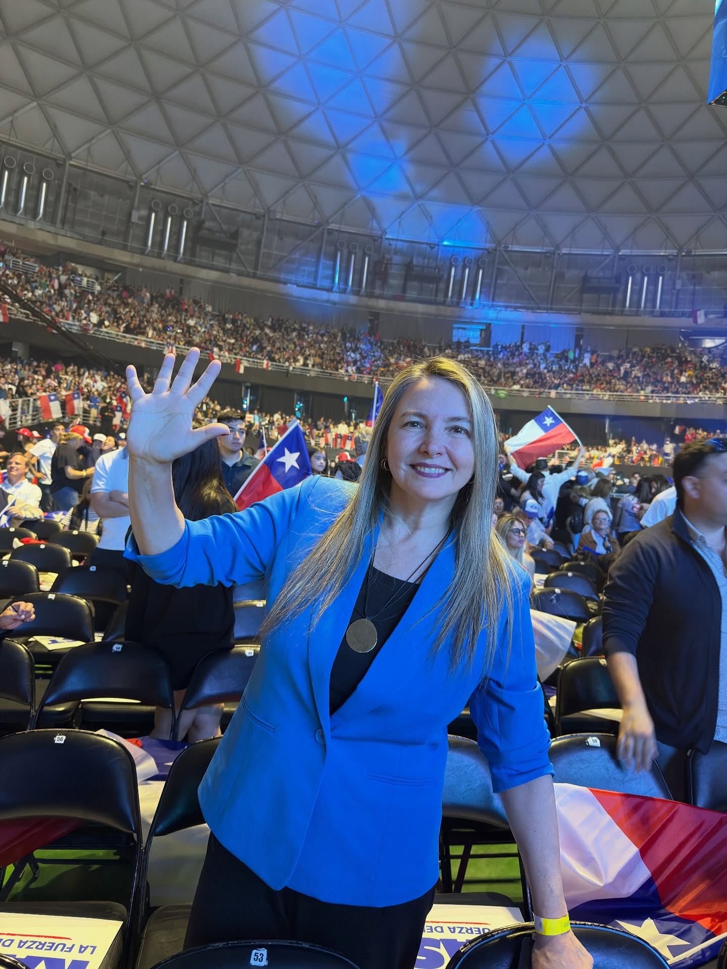 Tremendo cierre de campaña de @joseantoniokast
Este 16 de noviembre, vota Catalina del Real, la ÚNICA diputada de Kast, K-89. 🗳️
#LaÚnicaDiputadaDeKast #ParaGanarleAlComunismo #CatalinaDelReal #Republicanos #Kast #LaFuerzaDelCambio