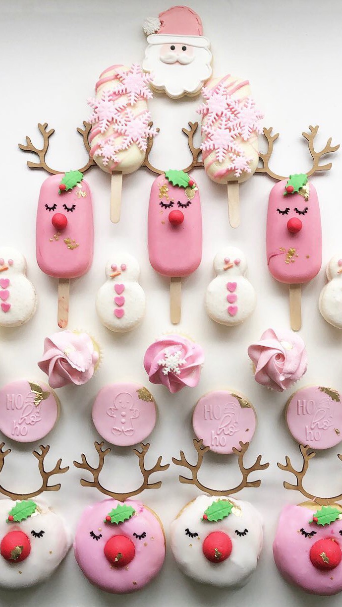 One of my all time favs - our pink Rudolf donuts. Take a look as we bring them to life 🩷