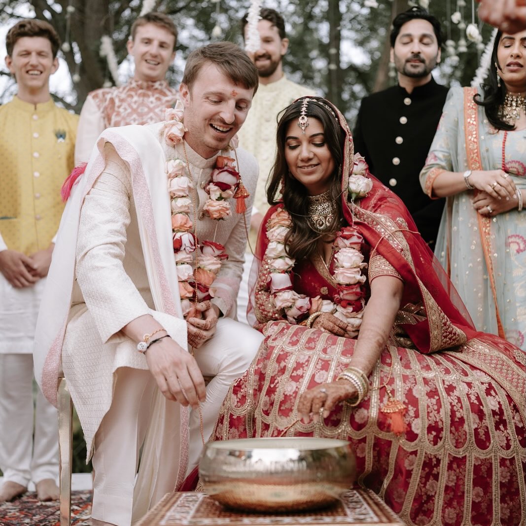 Koda Kodi is a traditional Gujarati game played after Hindu wedding ceremonies to determine who will be the dominant partner in the marriage. The game involves placing a ring in a bowl filled with water, milk, and flower petals. The bride and groom then compete to find the ring first using only one hand.
Guess who won this game !? ✨✌️
#indianwedding #karemevents #games
#kodakodi #cappadocia