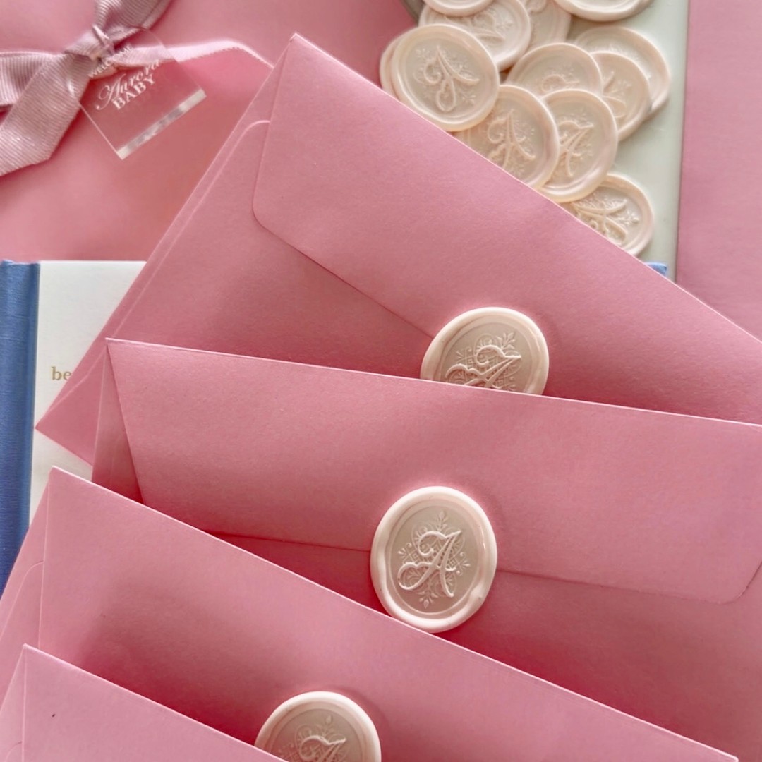 Handmade wax seals to make your invitations, cards and gifts feel truly yours. And at Sonya.Love.Creative it's as easy as 1, 2,3. You choose design, colour and we make! Simples. Link in bio. ✨🕊️🎨💌
Which design would you love — initials, floral, or something unique? Tell me below!
#WaxSeals #EasyAs123 #HandmadeWaxSeals