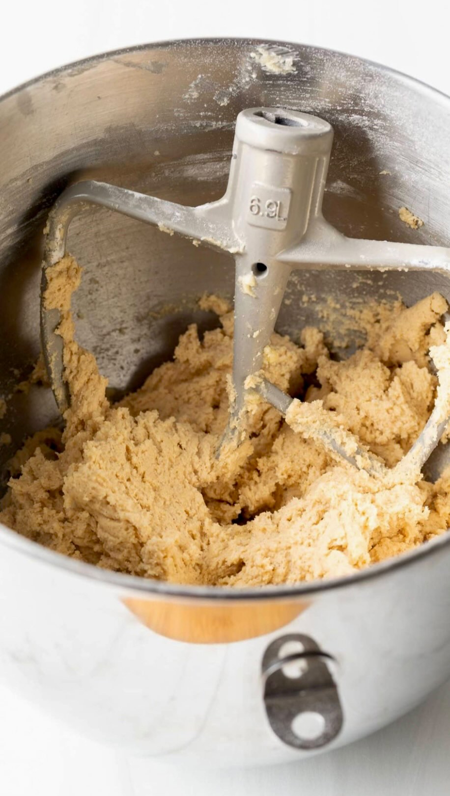 Mystery solved!! He’s supervising 🥸
.
.
#cheesebread