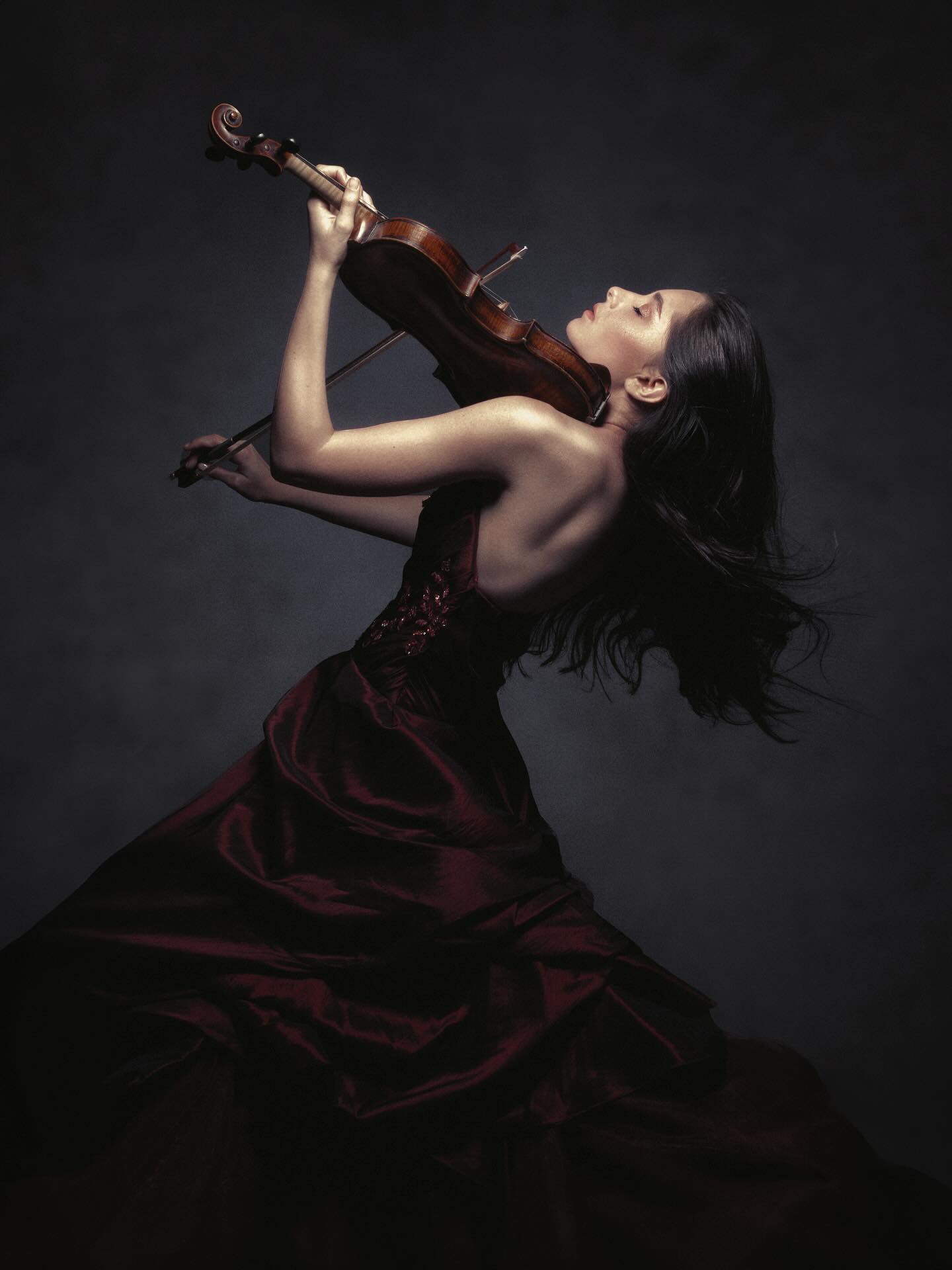 🎻 « Le violon exprime ce que les mots ne savent pas dire. » — Victor Hugo
@estherabrami
📸 @etienneclotis