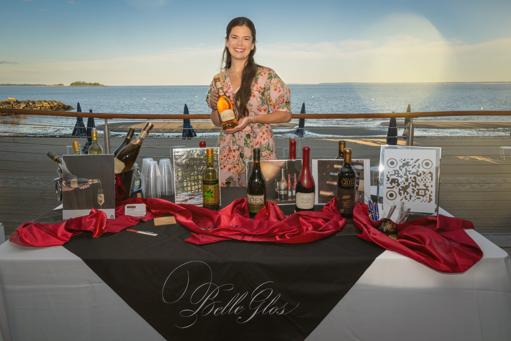 I read that synergy helps your brand grow, so while this is not a paid ad by the good folks at the delicious @bellegloswines, if they want to use it, they are more than welcome to. Was this synergy? Did I just synergize? Do I get free wine now?
#photgrapher #synergy #wine #westchester #connecticut