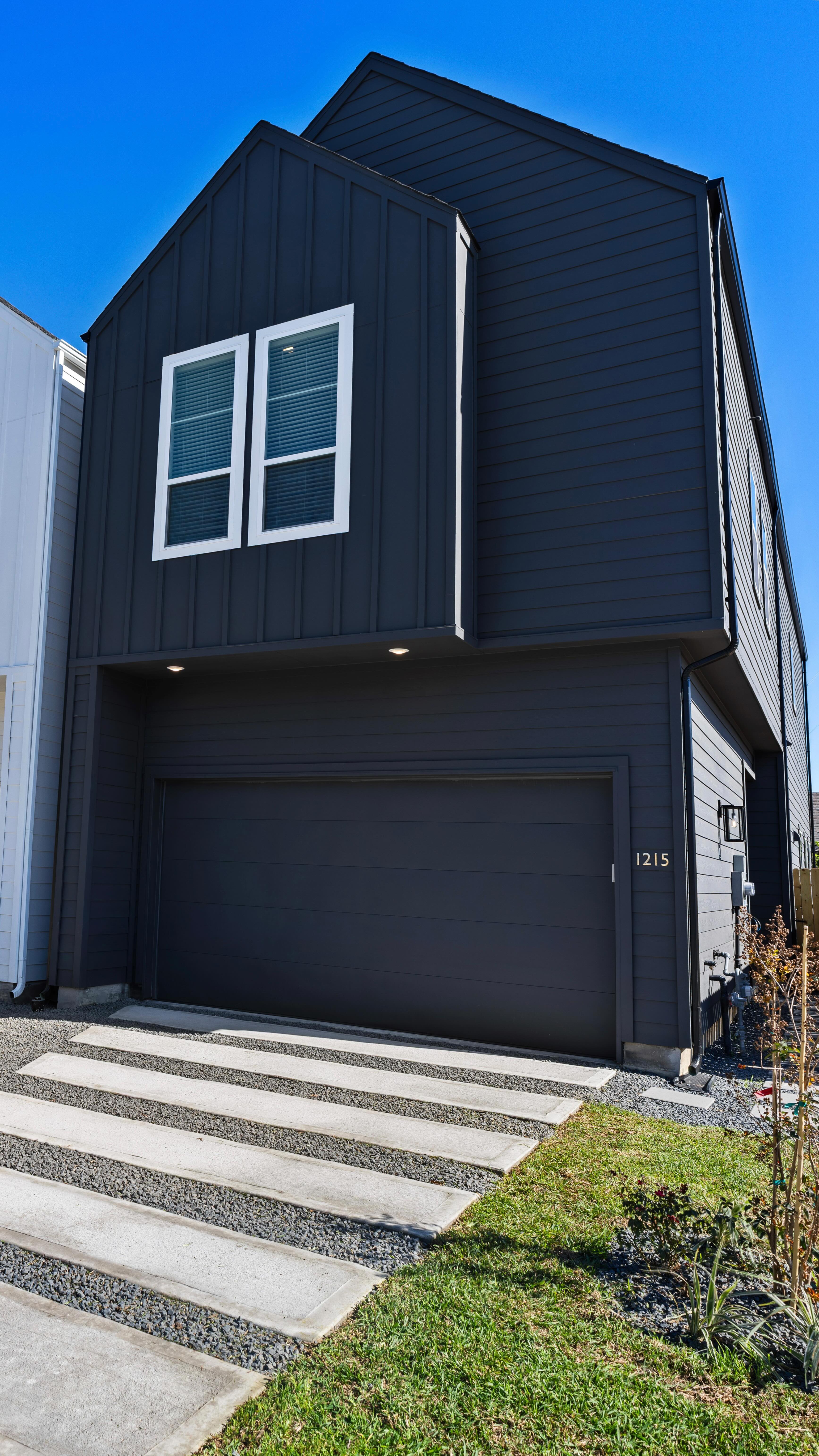 RARE FIRST FLOOR LIVING + OUTDOOR SPACE ☀️ in this stunning new construction in the bustling East Downtown neighborhood. 📍
You thought you had to live vertically to live in the city, but this two story residence offers spacious first floor living, kitchen, + dining, a private driveway with a two car garage, + a fully fenced in backyard! Incredibly rare for this neighborhood! Not to mention all the bells + whistles of a new home including luxury vinyl plank flooring, custom soft close cabinetry, designer light fixtures, quartz countertops, + three generous bedrooms all with their own ensuite bathroom including a primary suite fit for a king (or queen)! 👸
This location is incredible, walking distance to all your favorite sports stadiums- @astros @houstonrockets @houstondynamo 🏟️ , right off the Columbia Tap bike trail 🚲, + less than a mile from some of my personal favorites @nancyshustle, @giantlosers, + @eadoughhtx 👏
THIS is city living at its finest. Reach out today to book a private tour! ✨
#houstonhomesforsale #houstonlistings #eastdowntown #eastdowntownhouston #eado #eadoliving #houstonrealestate #houstonnewconstruction