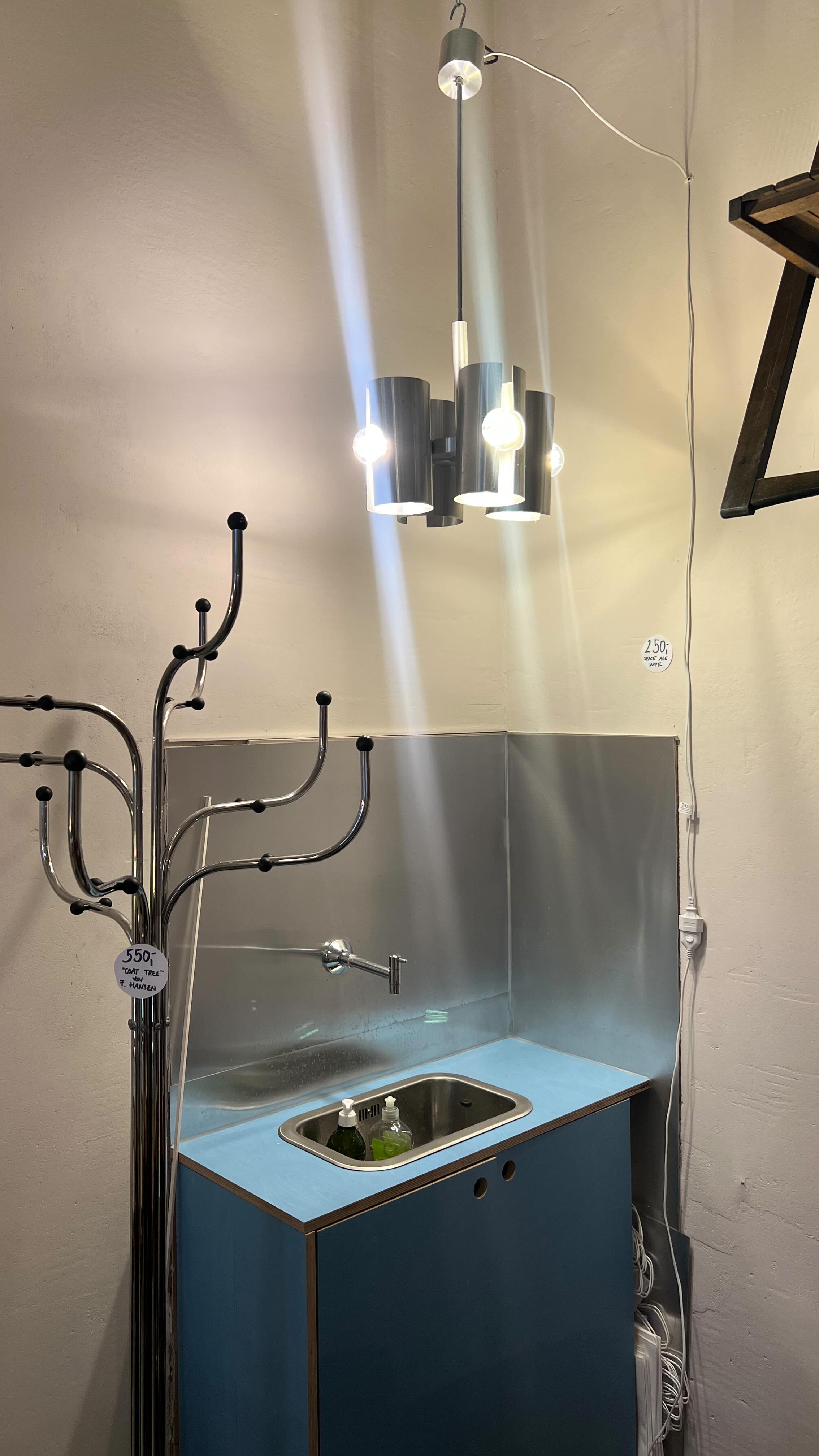 Before and after the renovations (or how I spent my summer).
I’m so happy about the transformation and it’s crazy how quickly it became my second home! Still not completely done, but I guess that’s normal (especially for me).
#berlininterior #vintagefurniture #vintagemöbel #vintagefurnitureforsale #interiordesign #berlinvintage #shoprenovation #beforeandafter #renovation