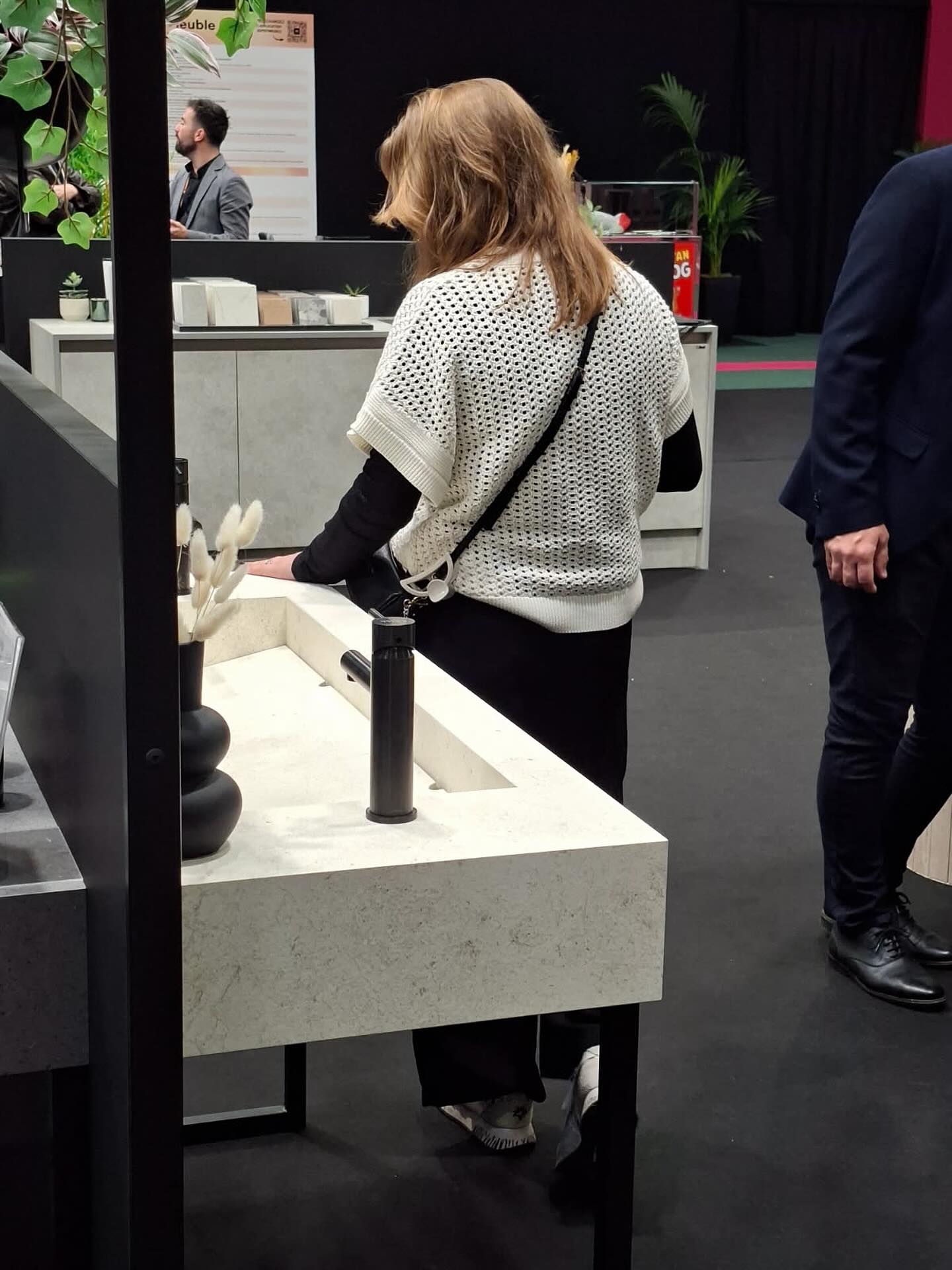 Cap sur Paris pour le Salon Esprit Meuble !
Aujourd’hui, je suis au #EspritMeuble pour rester au plus près des tendances, découvrir les dernières innovations et dénicher de nouvelles références à intégrer dans vos projets.
Entre mobilier, finitions et nouveautés design… je fais le plein d’idées pour vous proposer des intérieurs toujours plus inspirants, actuels et personnalisés.
🔍 Hâte de vous partager mes trouvailles et futurs coups de cœur !
#architectedinterieur #tendancesdesign #mobilier #salonespritmeuble #inspirationdesign #orne #normandie