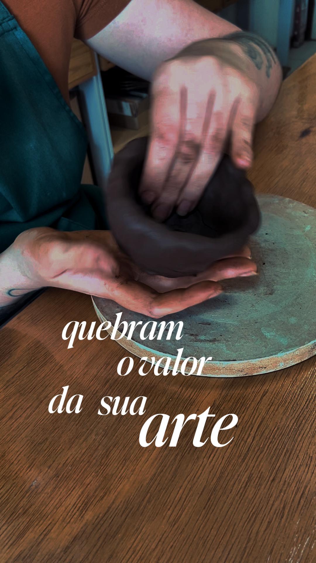 É exatamente por isso isso que eu decidi fazer a Black do Ceramista Inventivo - pra te ajudar a olhar pra cada um desses erros e saber exatamente o caminho pra corrigir - ou, de preferência, te preparar pra não cometer esses erros pra começo de conversa!
Clica no link da bio e acesse!