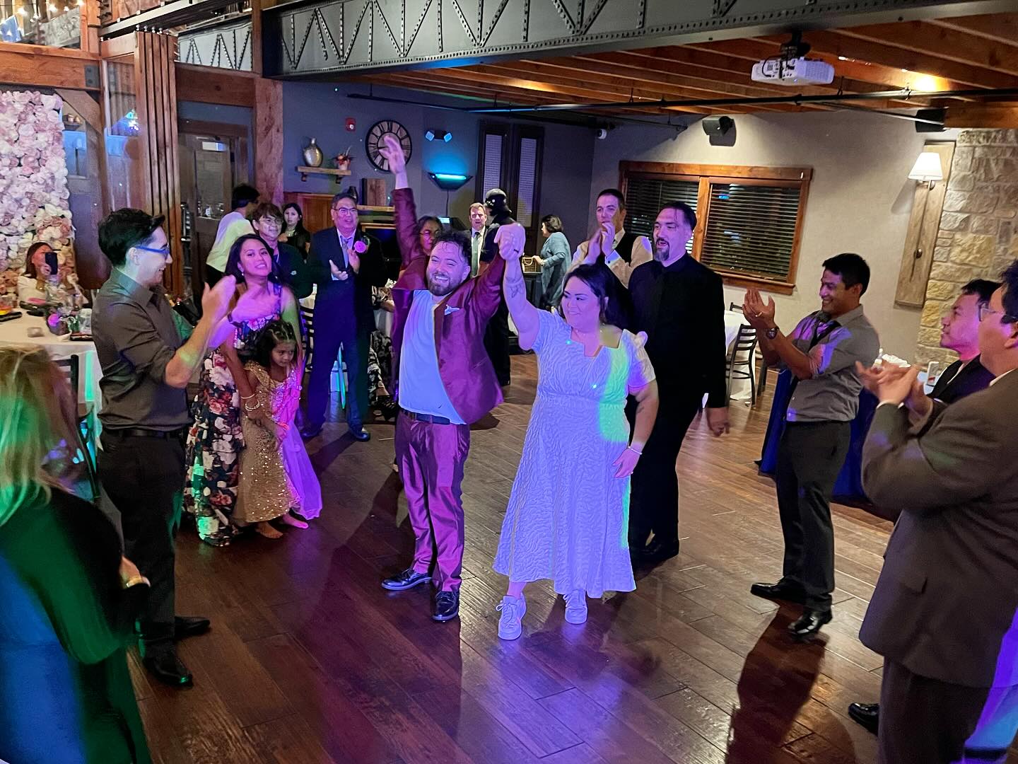 Another happy couple! They did an awesome 2nd dance to September which Iβm sure the videographer got full scope of. Thanks to the whole Shanty venue team for being awesome πππͺπ»