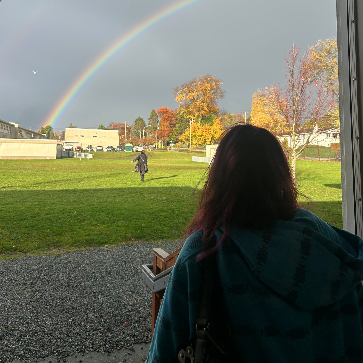 The last few weeks have zoomed by at an extra fast pace! Firstly, & possibly most importantly, we saw a record number of rainbows from Artemis 🌈
We've also had lots of fun field trips (from pumpkin patches to bouldering), science learning (plant-dying to robotics), yummy lunches, treats & many, many art room adventures & creations!
**This week is Progress Meetings!!!*
& Peyote stitch beading workshops this week & next with Tara from @dancingeagledesigns! ❤️
It's hard to believe November is already half over, but it sure is feeling colder outside as we get closer to winter break!❄